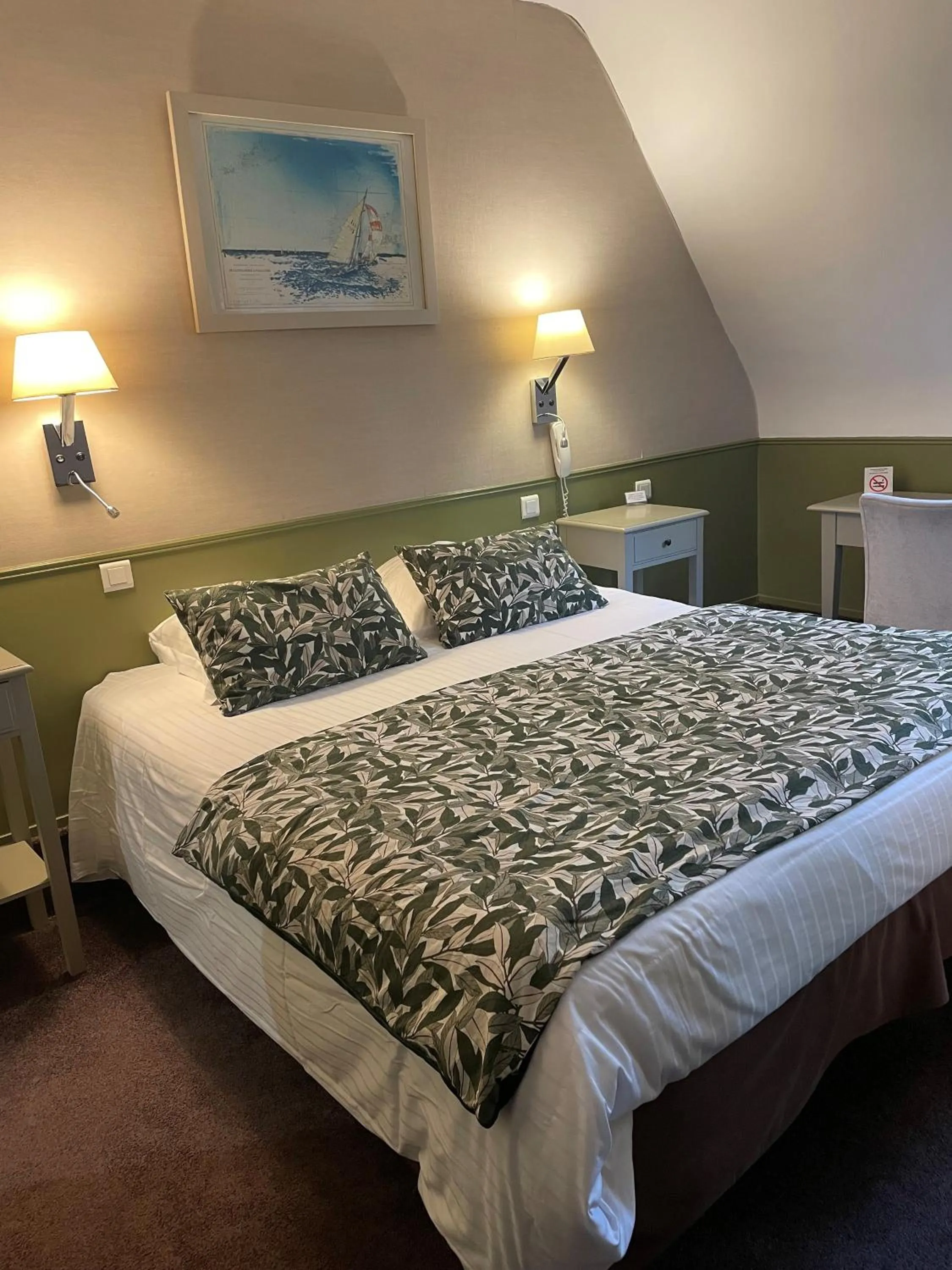 Photo of the whole room, Bed in Hotel Ajoncs d'Or