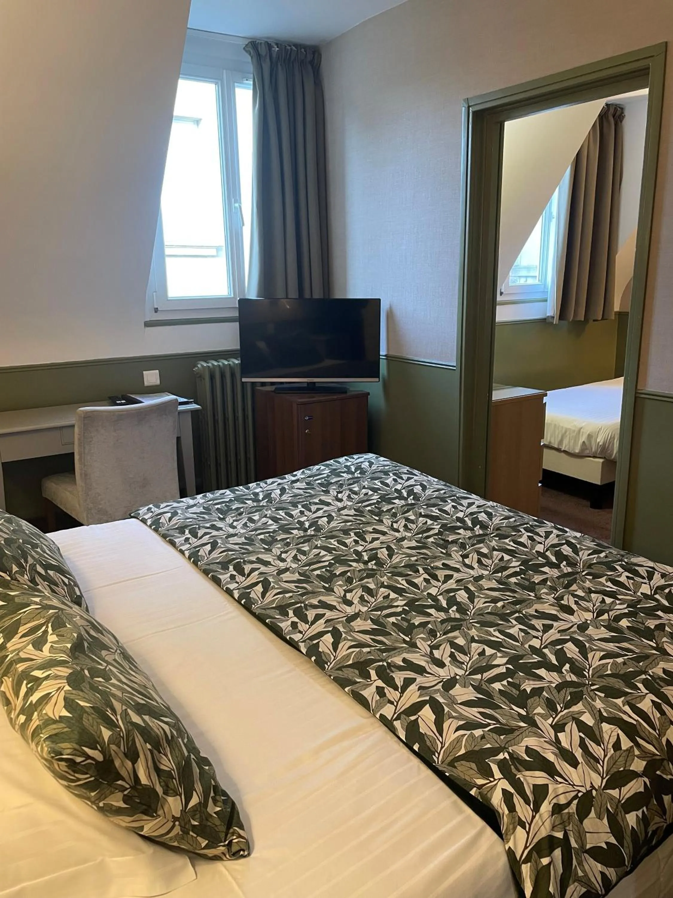 Bed in Hotel Ajoncs d'Or