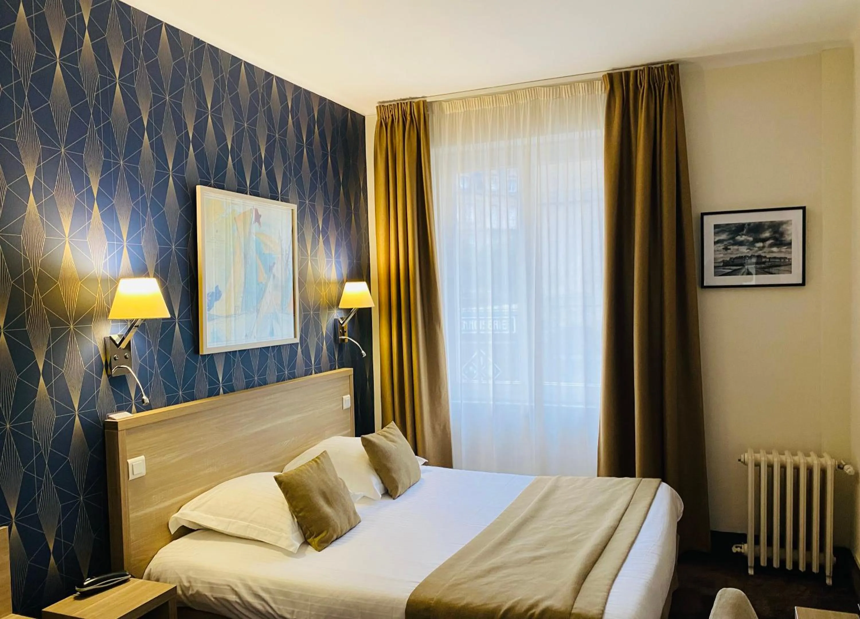 Bed in Hotel Ajoncs d'Or