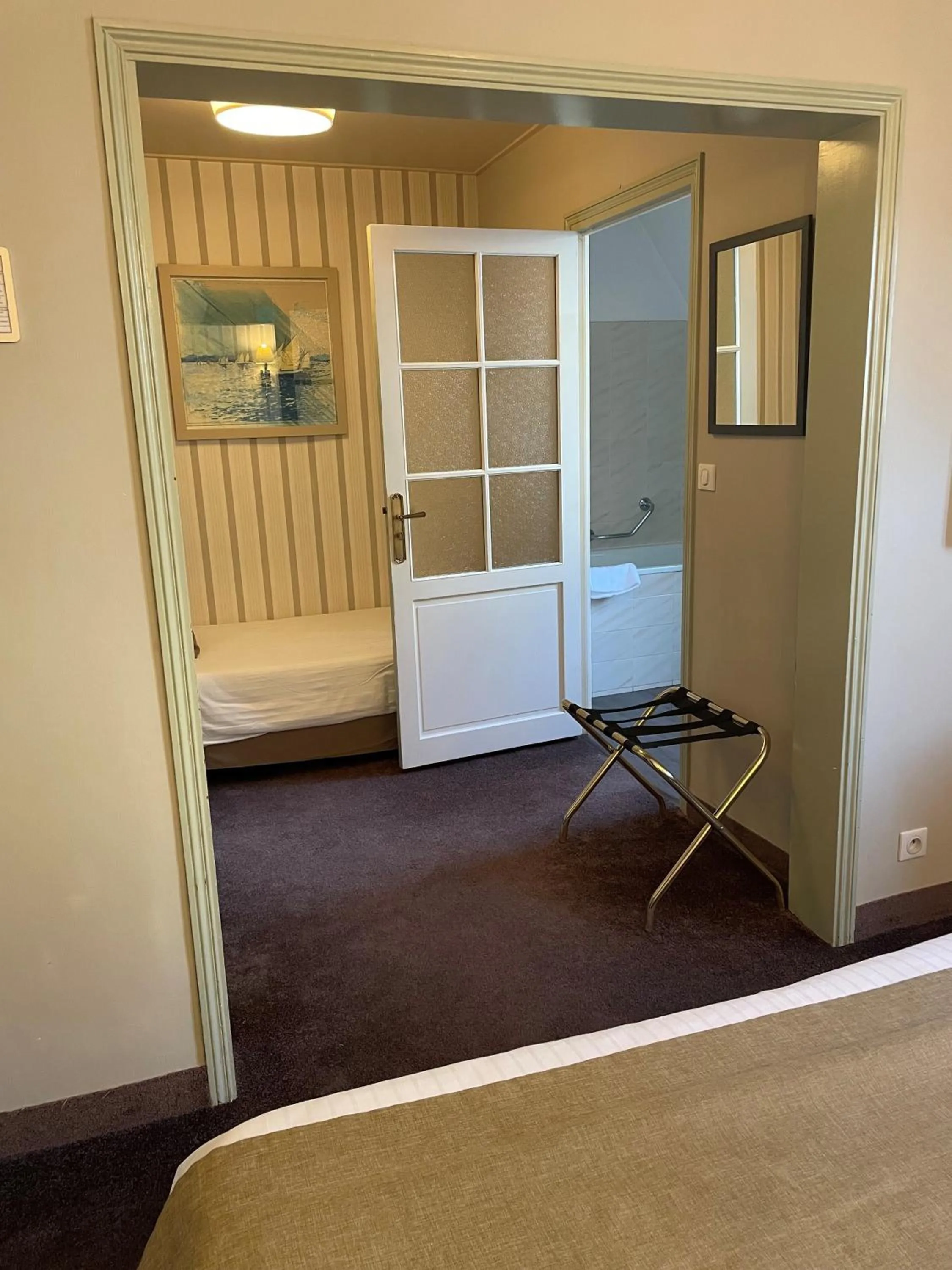 Bedroom, Bed in Hotel Ajoncs d'Or