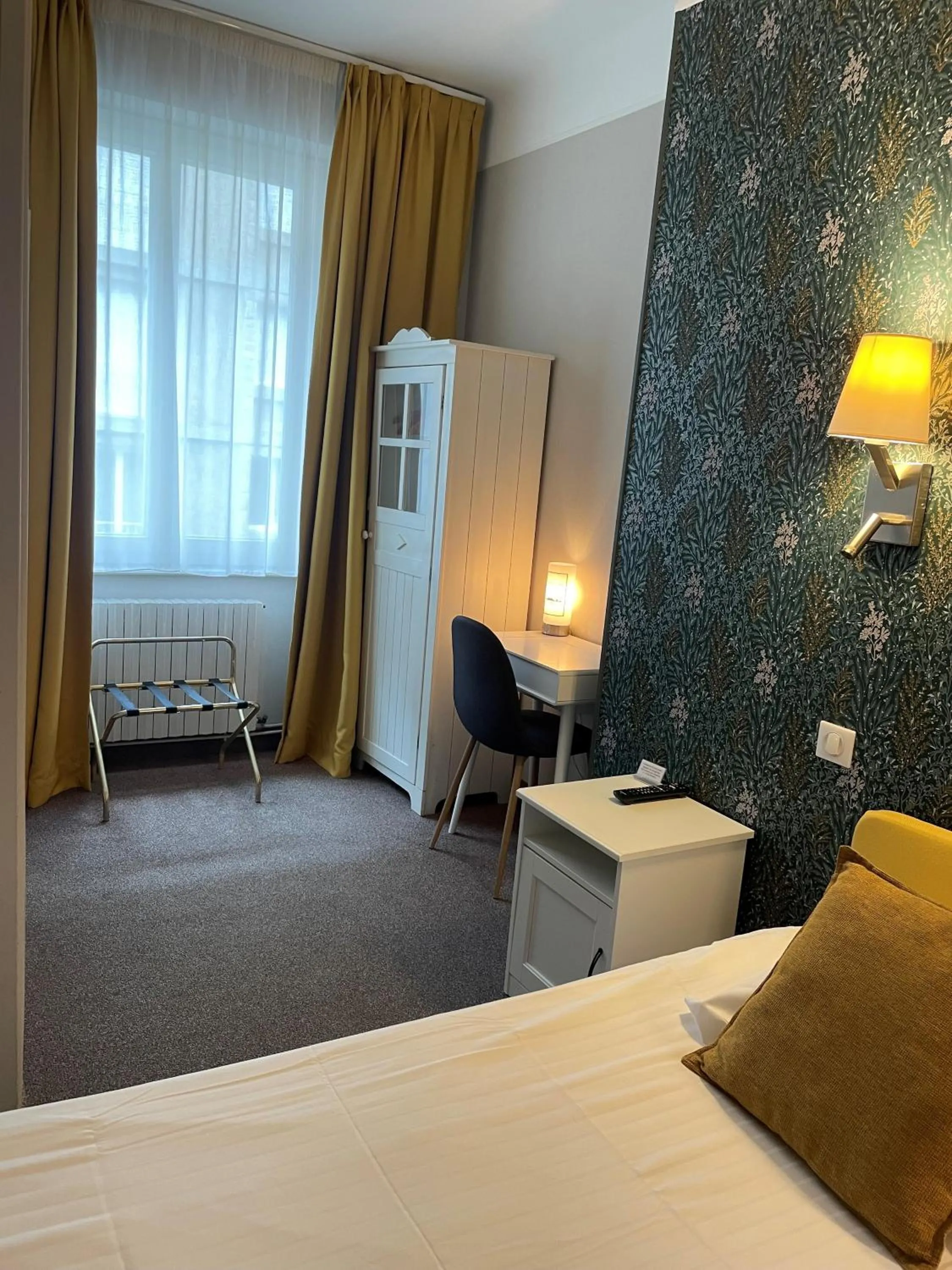 Bed in Hotel Ajoncs d'Or