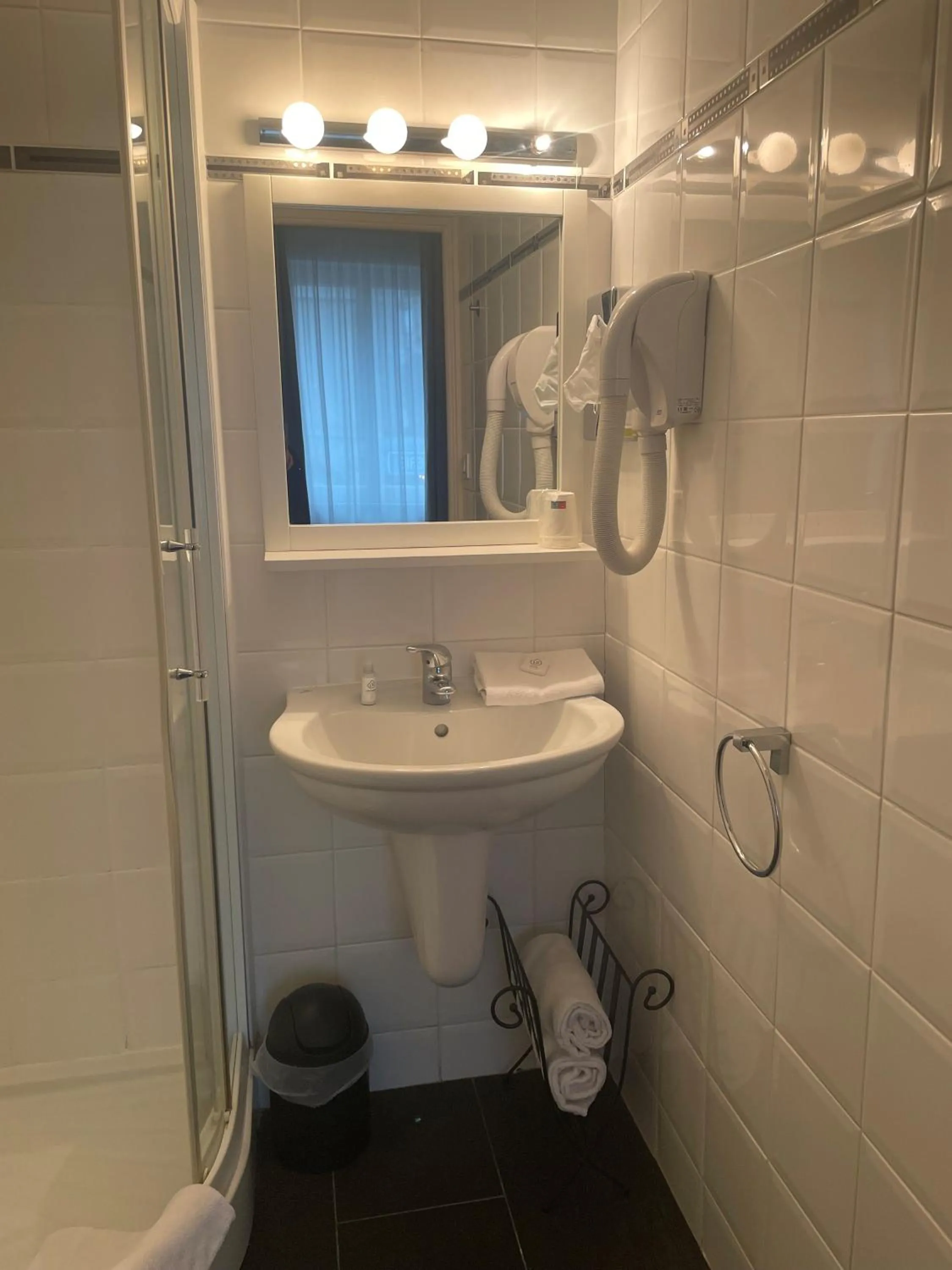 Bathroom in Hotel Ajoncs d'Or