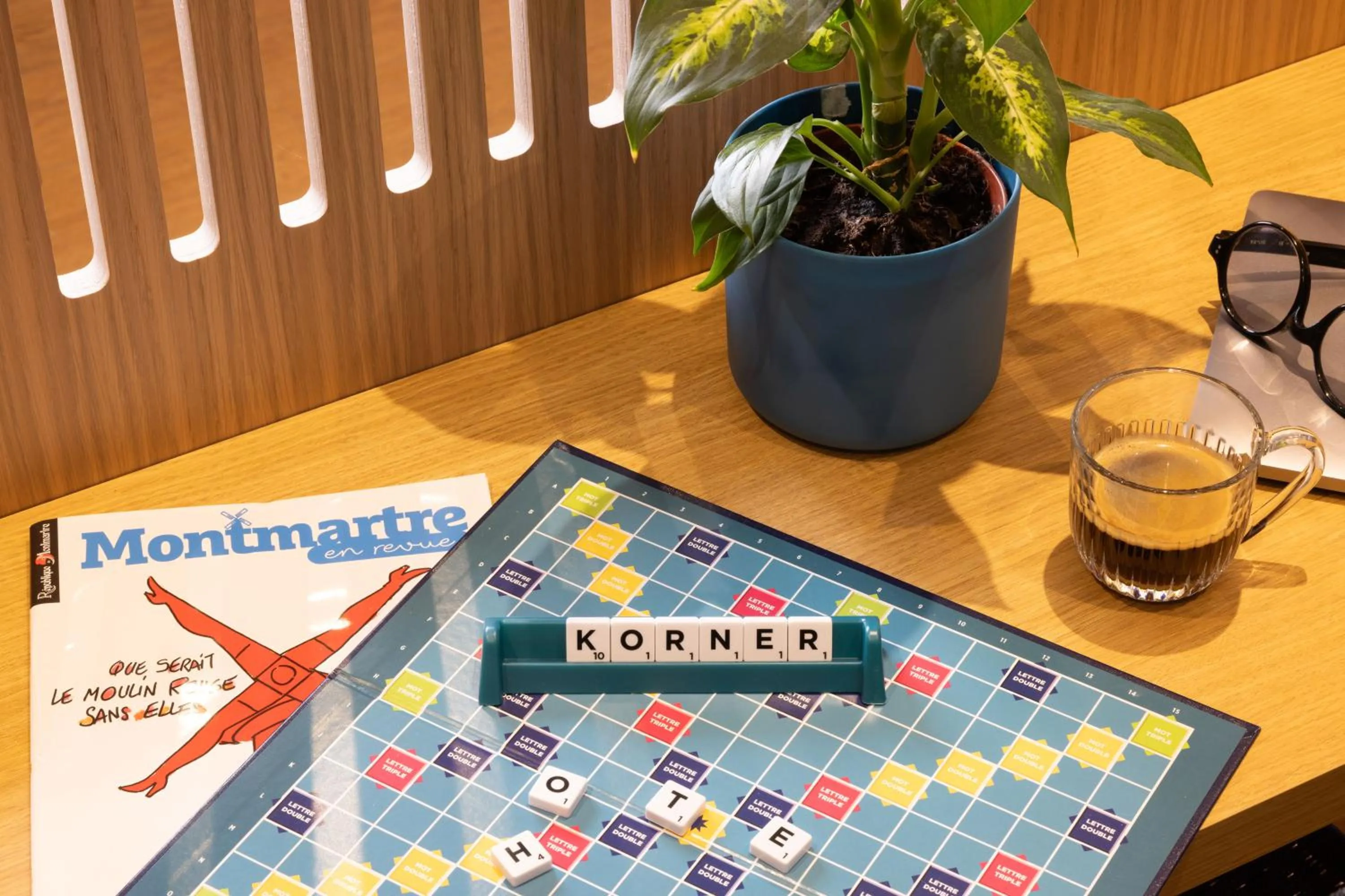 Decorative detail in Korner Montmartre