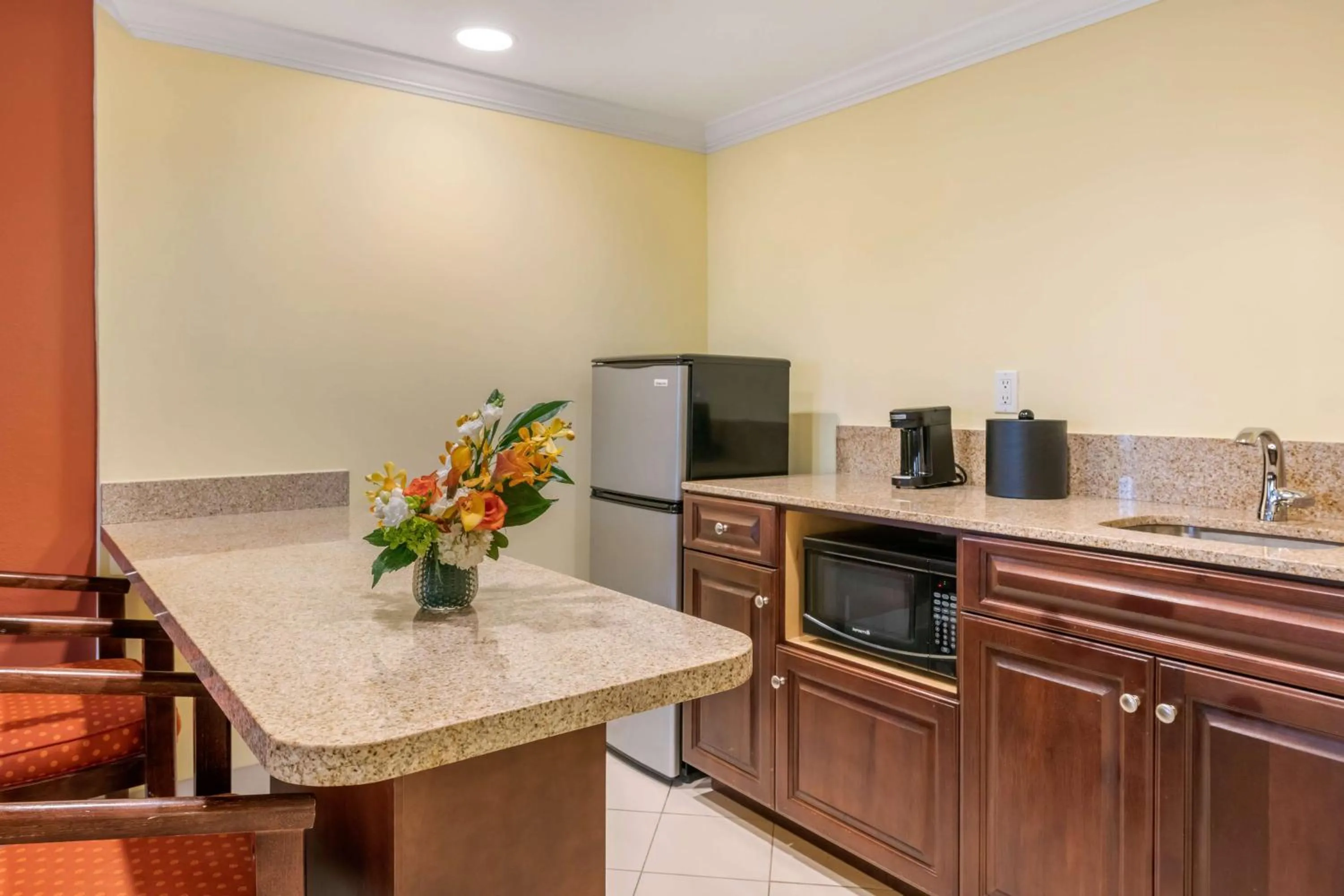 One-Bedroom Suite - Disability Access/Walk-In Shower in Best Western Plus Palm Beach Gardens Hotel & Suites and Conference Ct