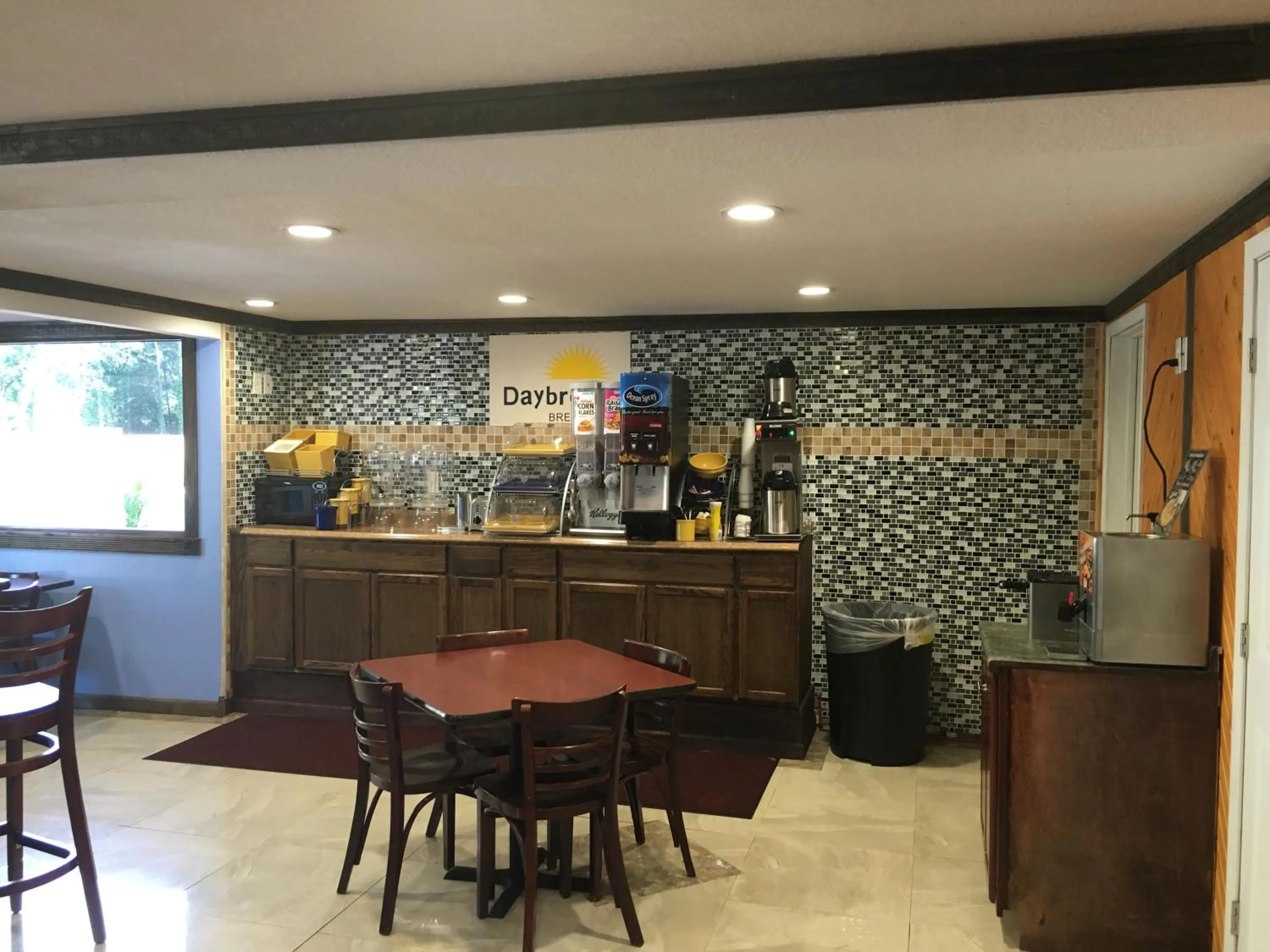 Days Inn by Wyndham Lavonia