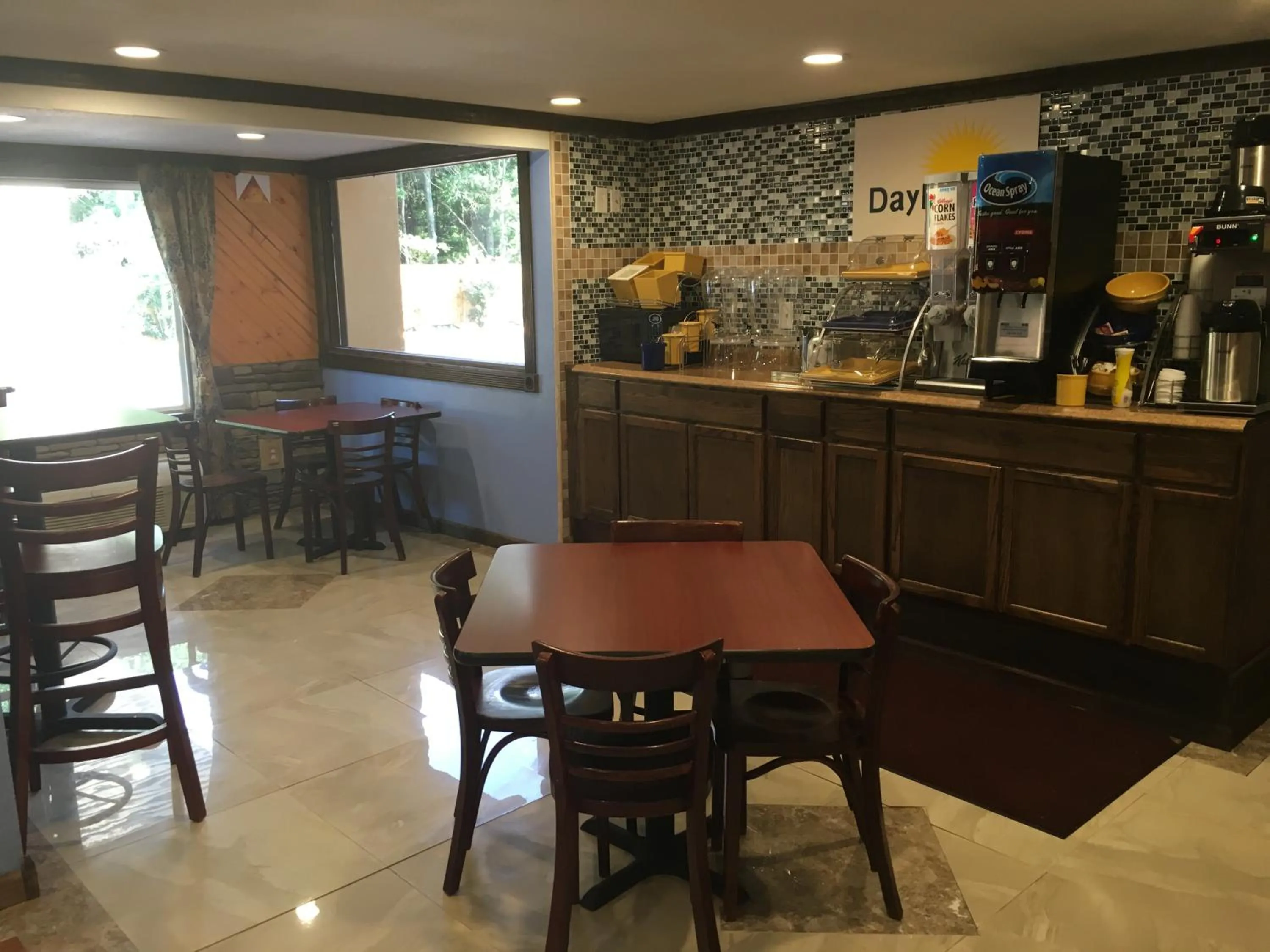 Days Inn by Wyndham Lavonia