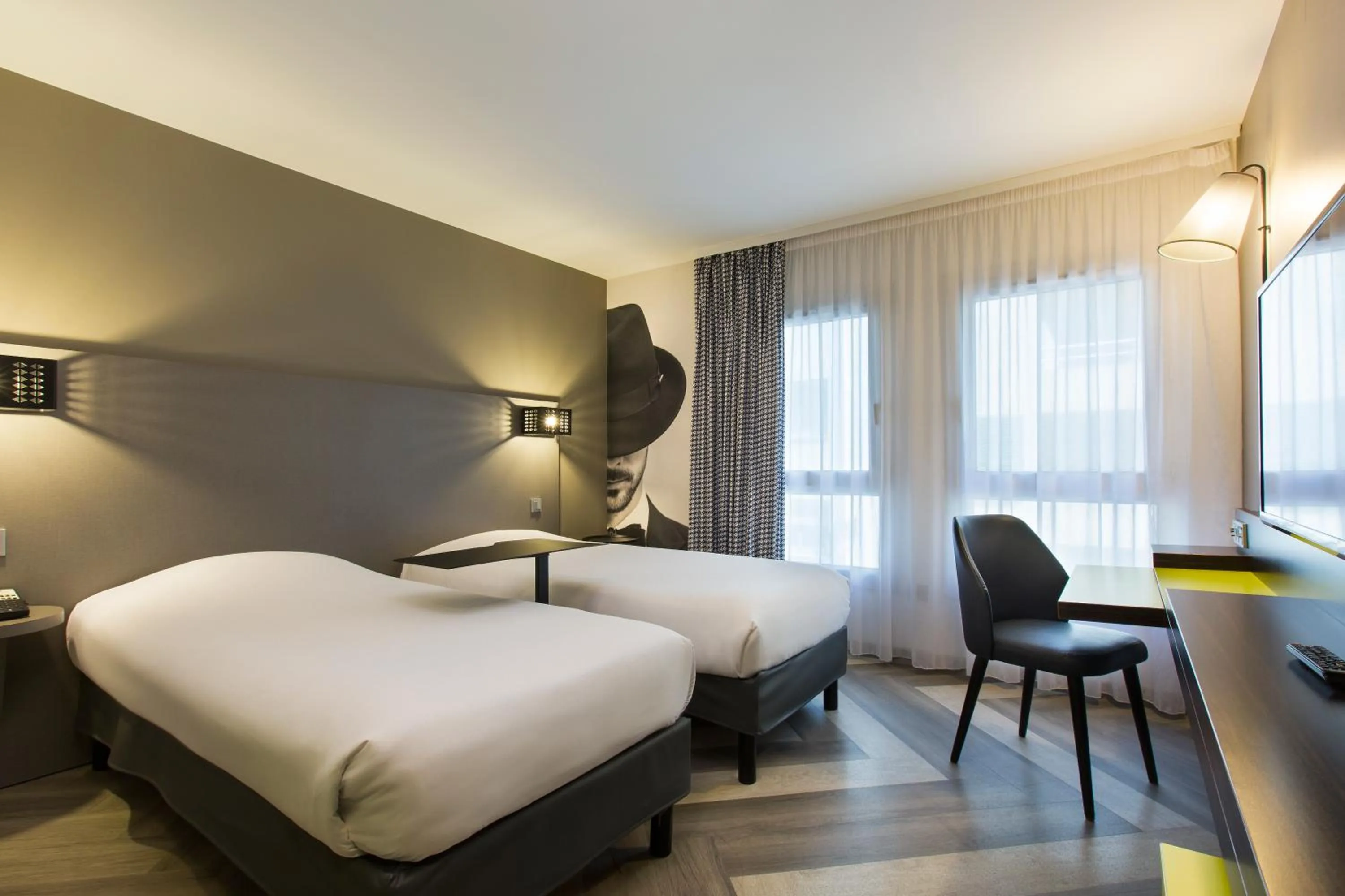 Bedroom, Bed in Ibis Styles Nice Centre Port