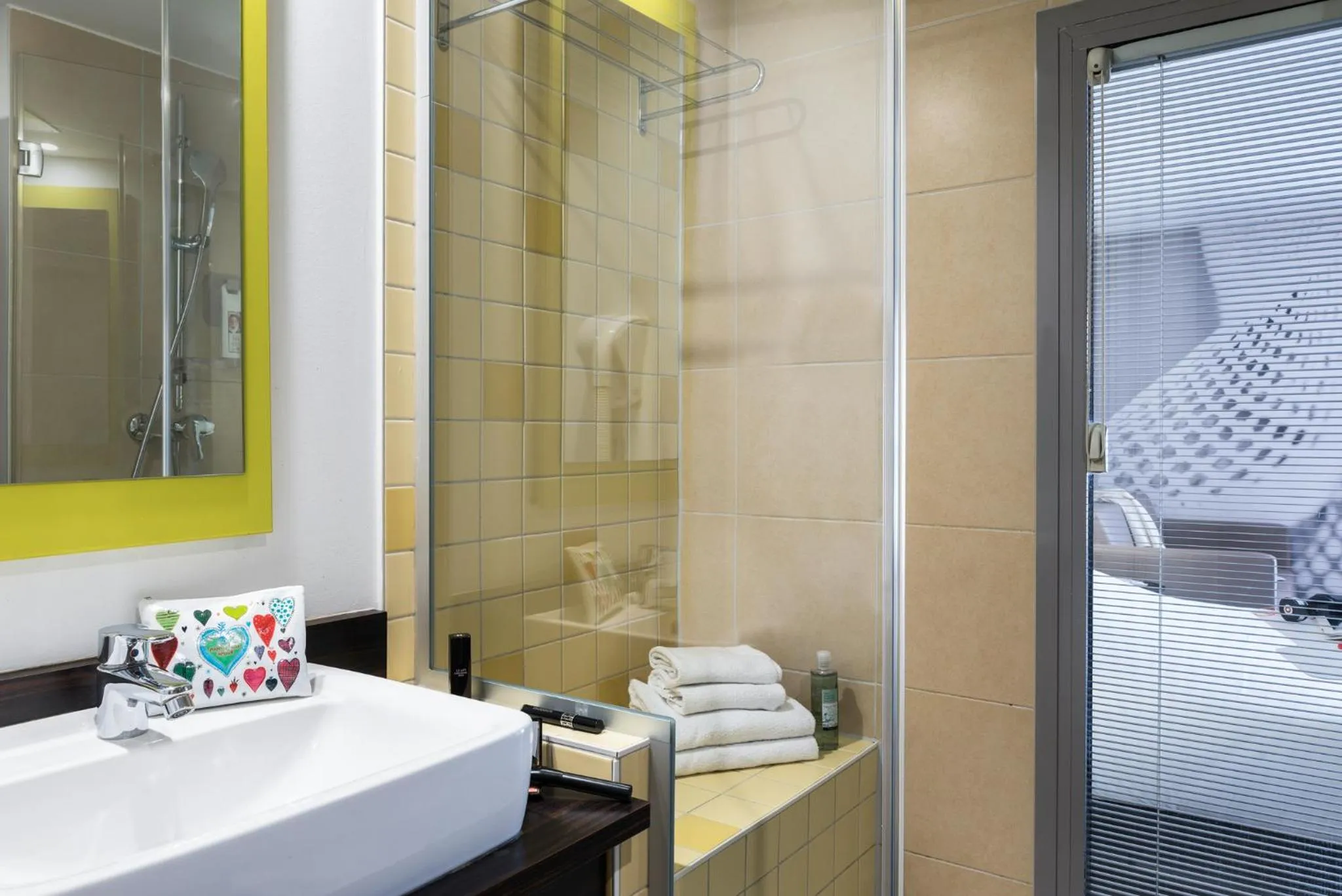 Other, Bed in Ibis Styles Nice Centre Port