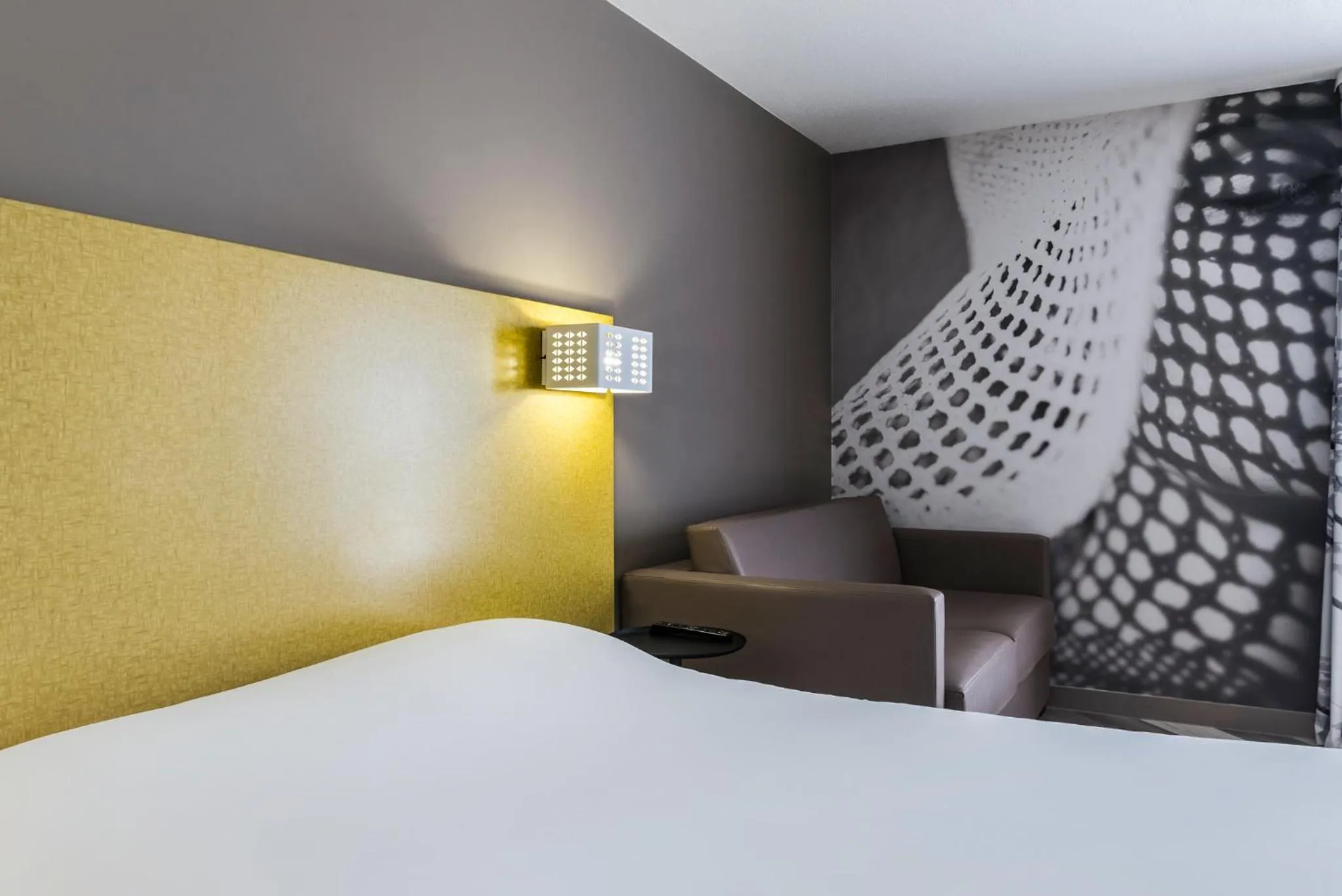 Photo of the whole room, Bed in Ibis Styles Nice Centre Port