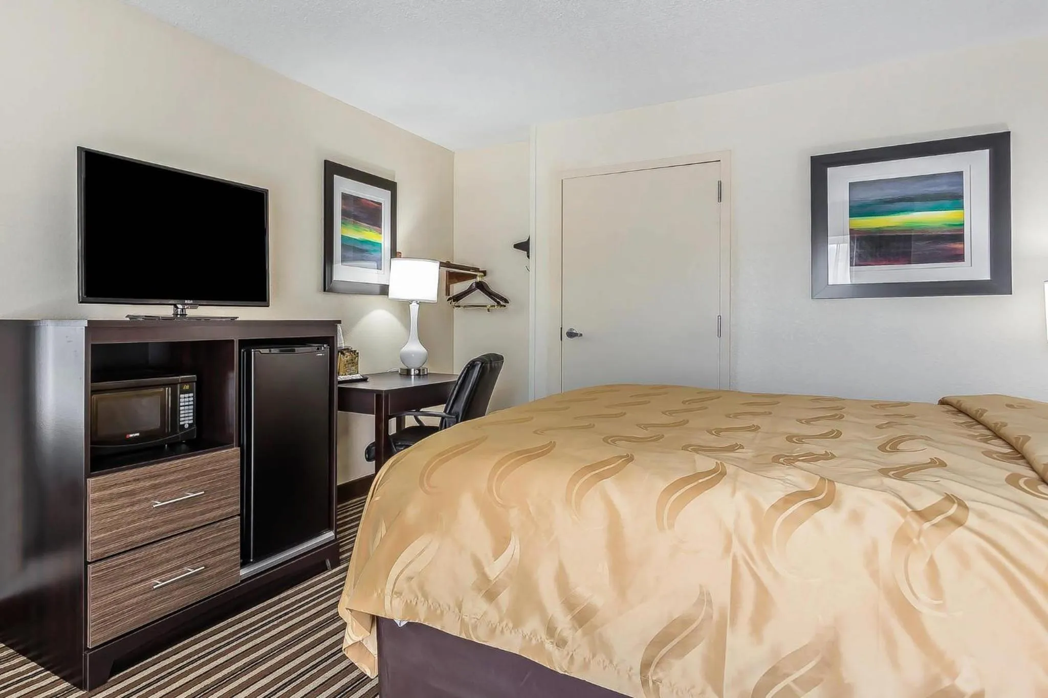 Bedroom, Bed in Quality Inn Aberdeen