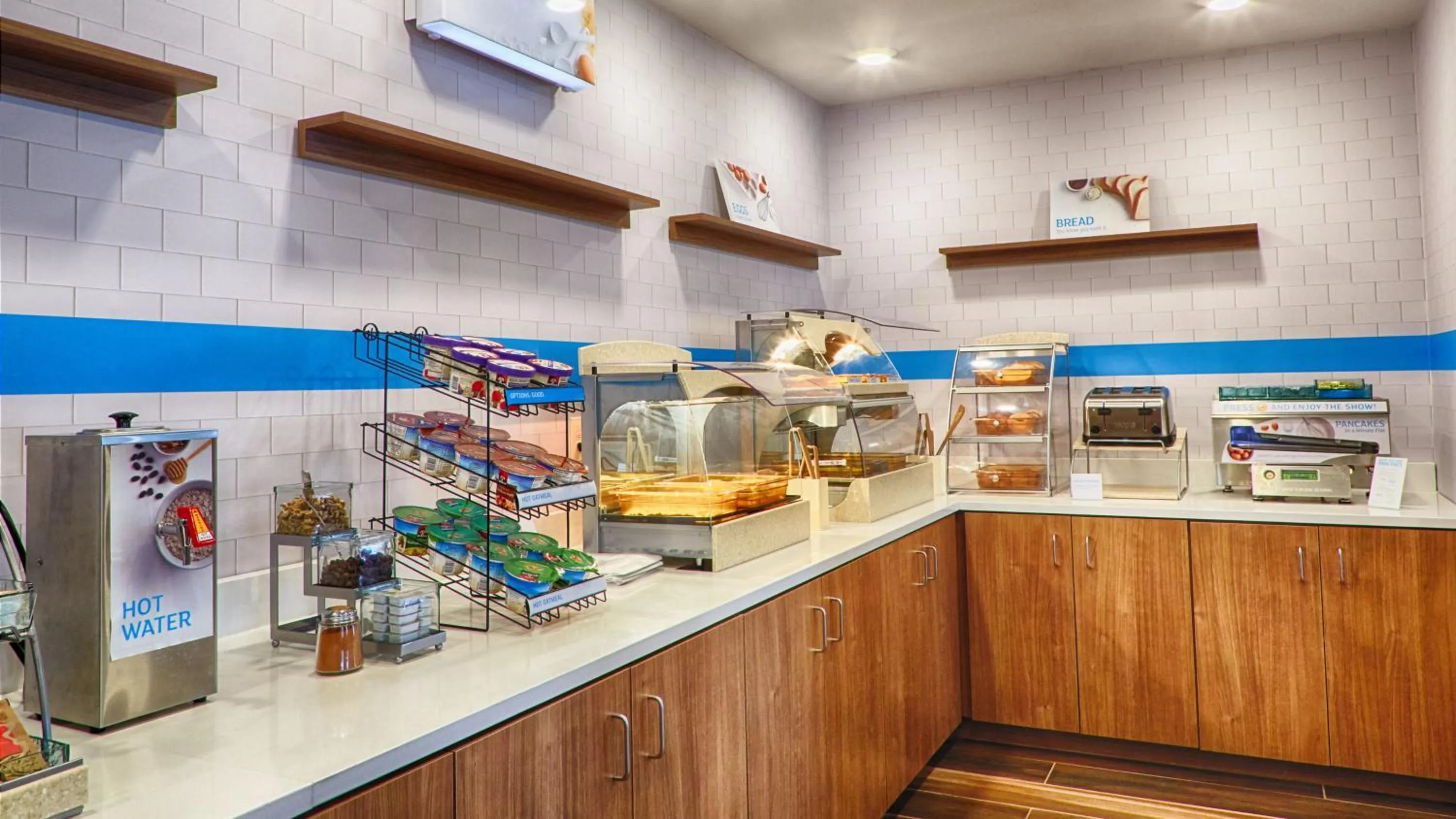 Breakfast in Holiday Inn Express Bordentown - Trenton South by IHG