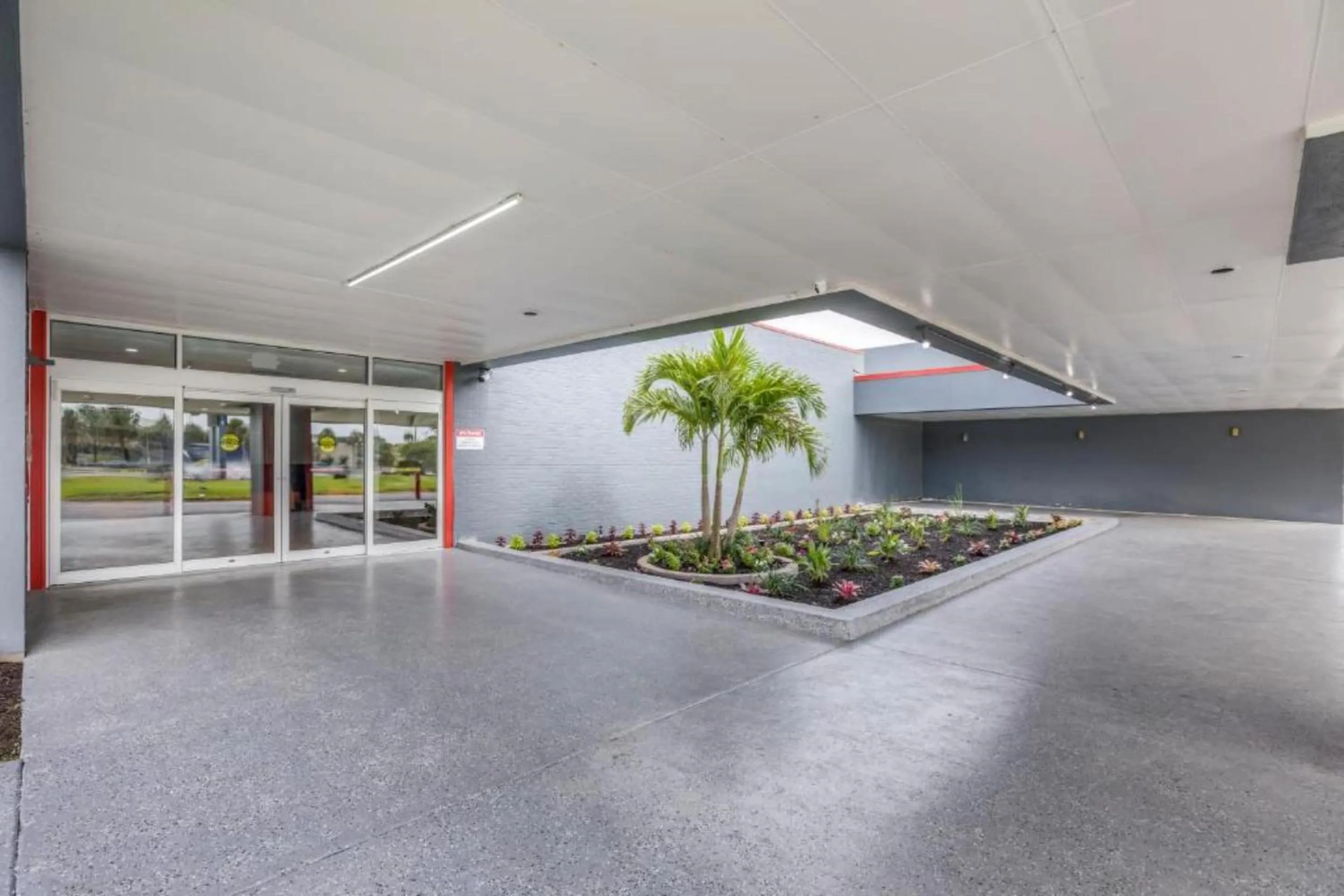 Lobby or reception in OYO Hotel Orlando Airport