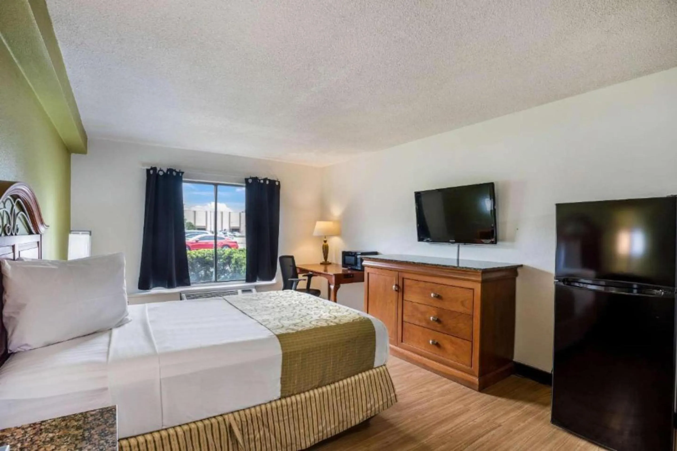 Bedroom, Bed in OYO Hotel Orlando Airport