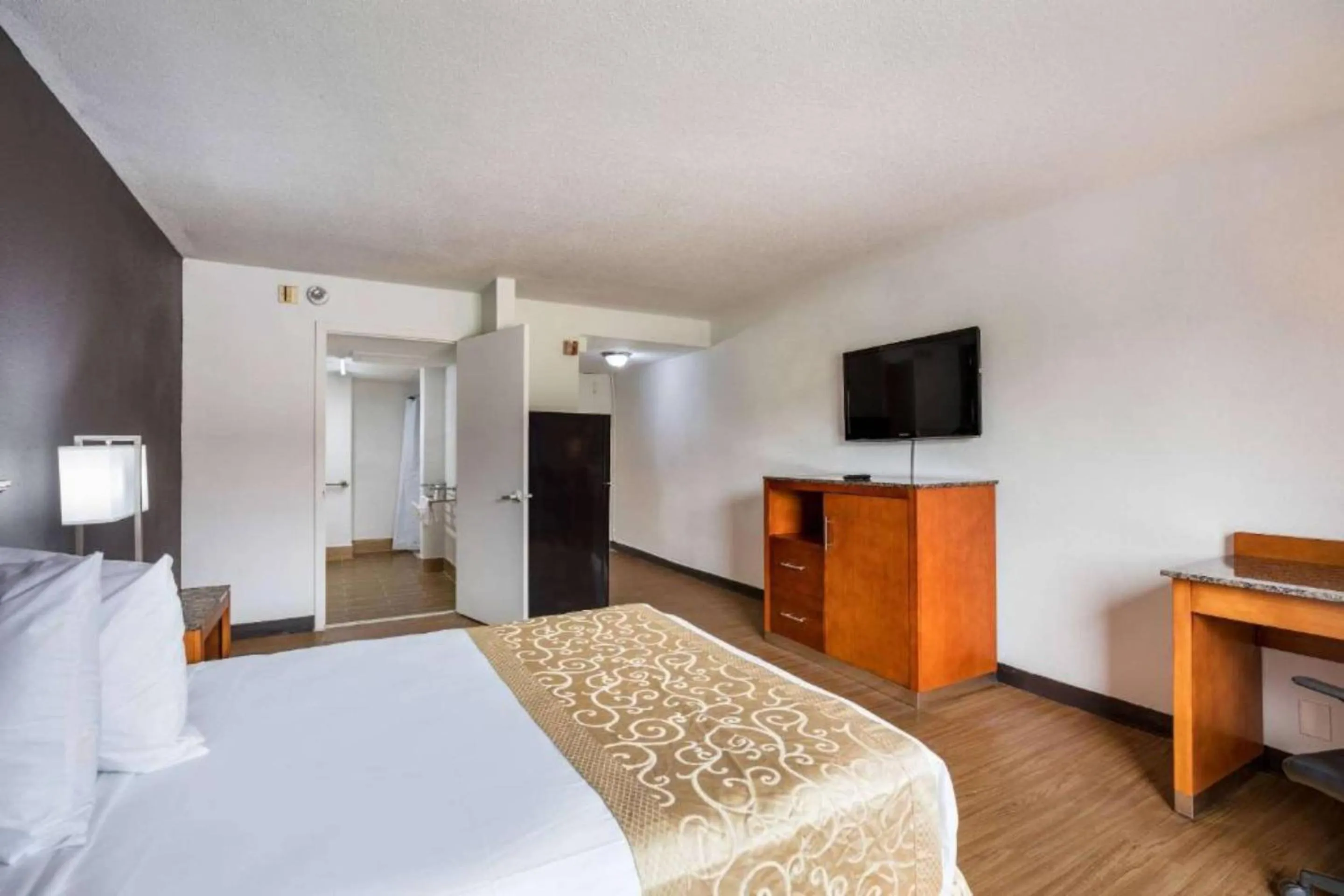 Bedroom, Bed in OYO Hotel Orlando Airport