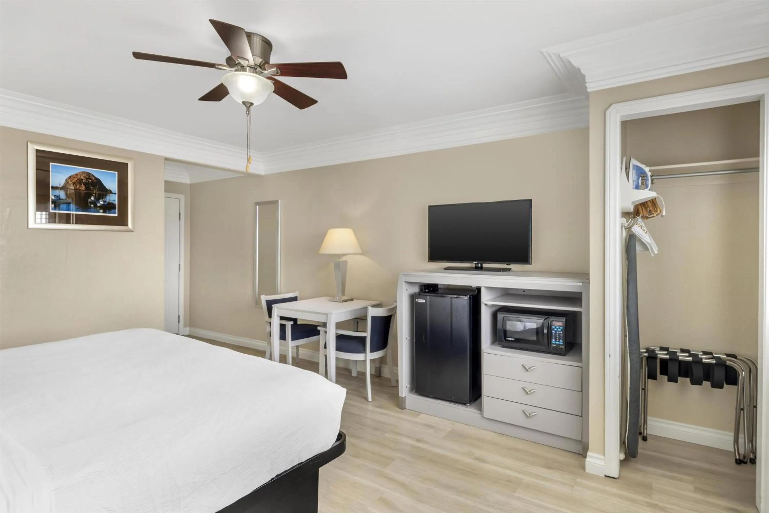 Bedroom, Bed in Best Western Tradewinds