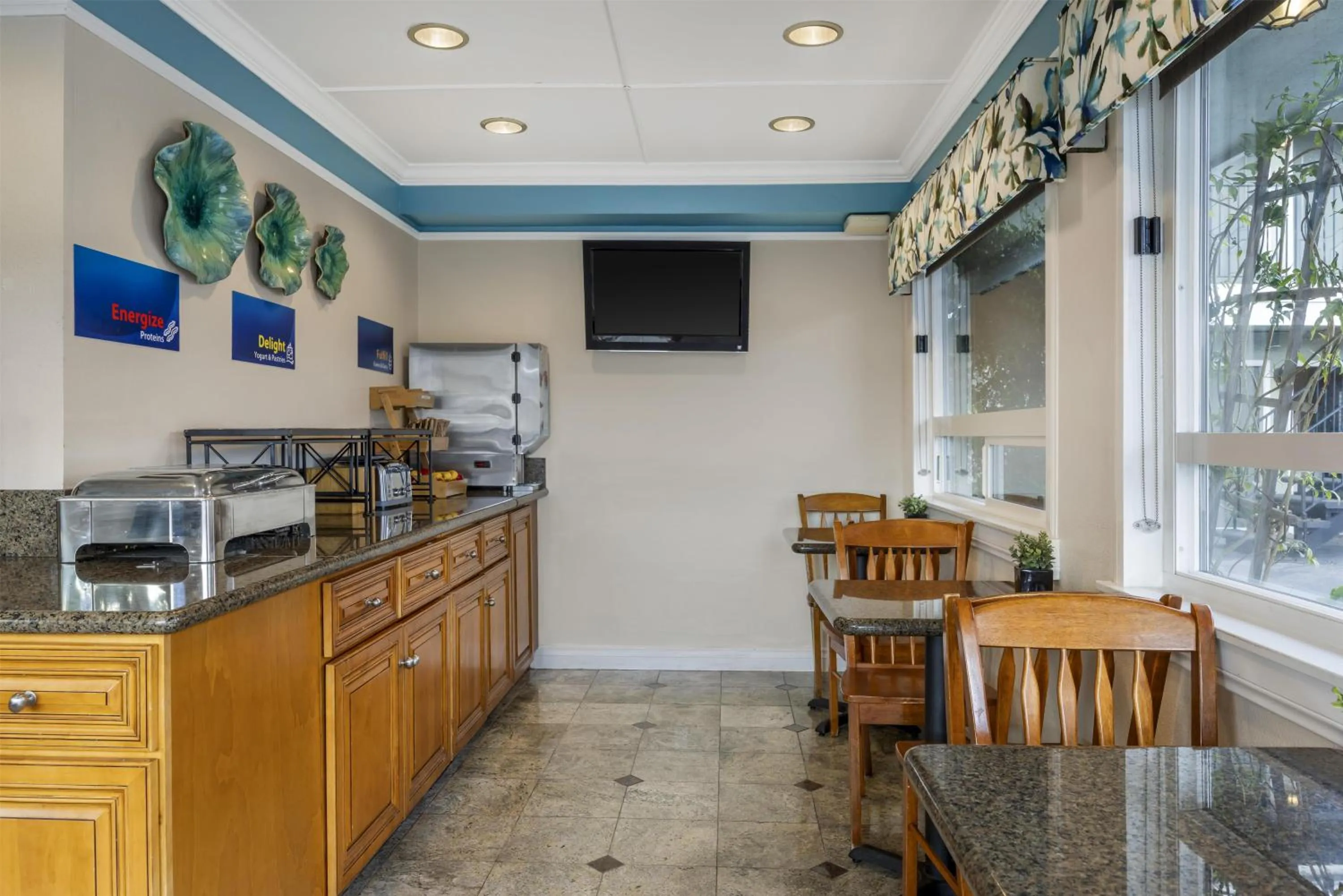 Breakfast in Best Western Tradewinds