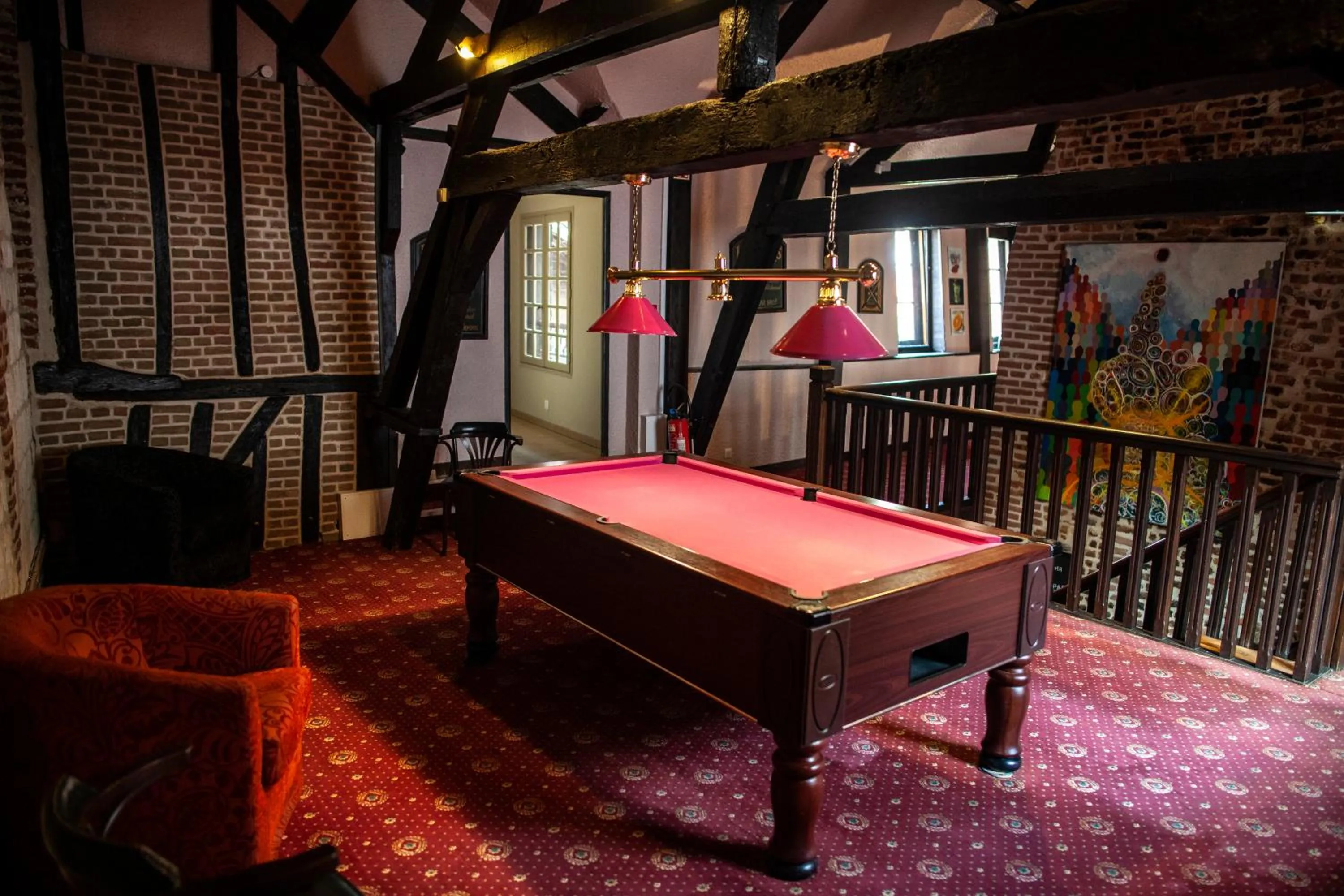 Billiard in Logis Hôtel & Restaurant - Les Hauts de Montreuil