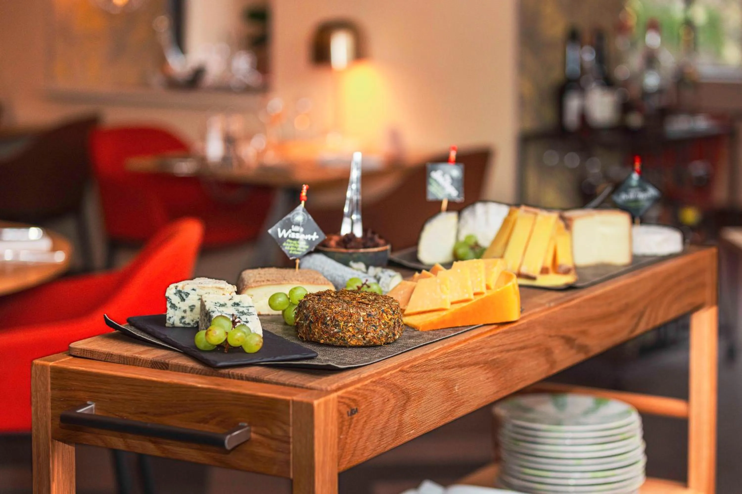 Restaurant/places to eat in Logis Hôtel & Restaurant - Les Hauts de Montreuil