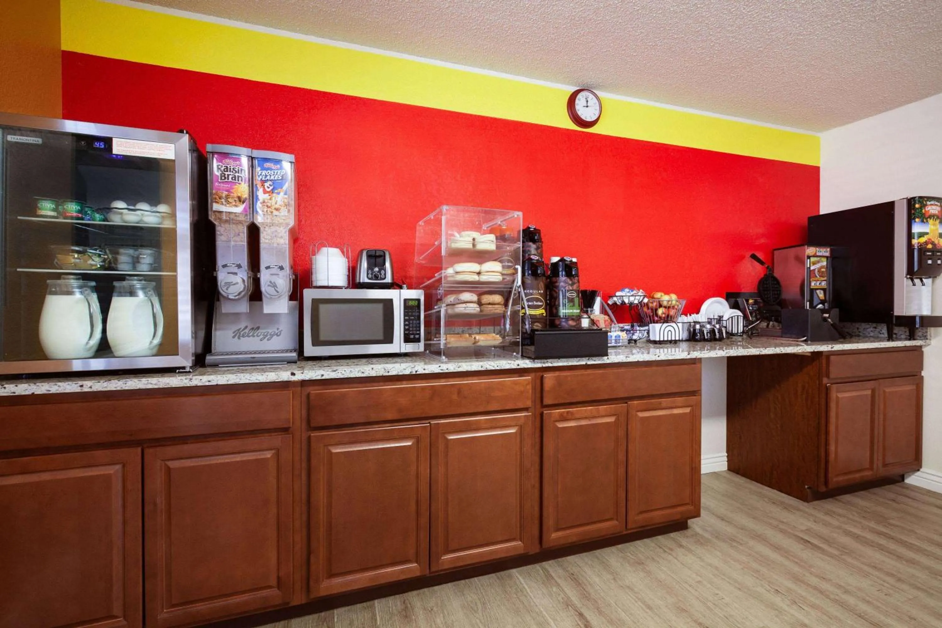 Continental breakfast in Super 8 by Wyndham Colorado Springs/Afa Area