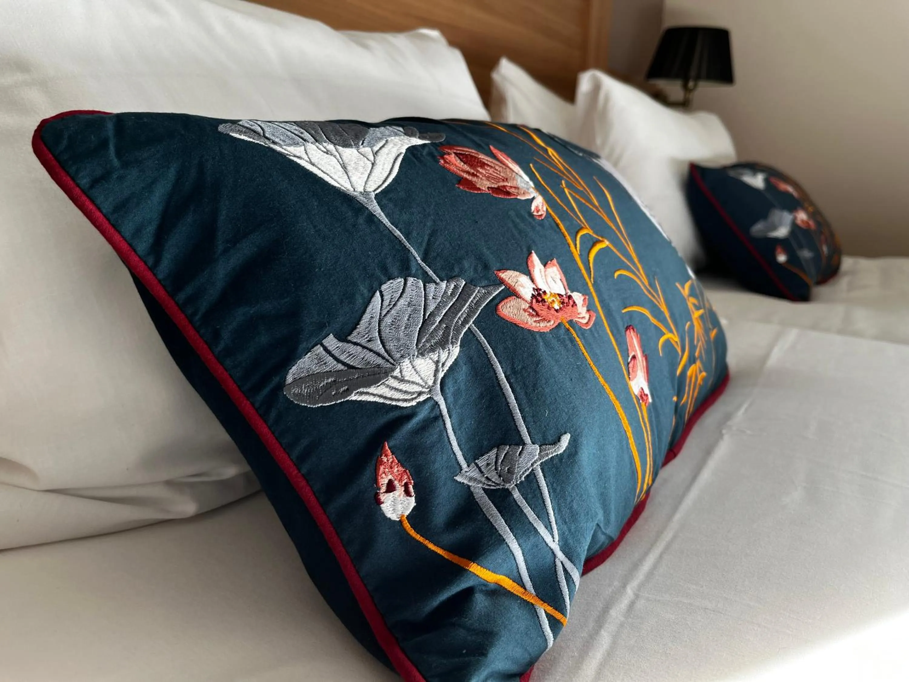 Decorative detail, Bed in Cit'Hotel Le Louvre Orange