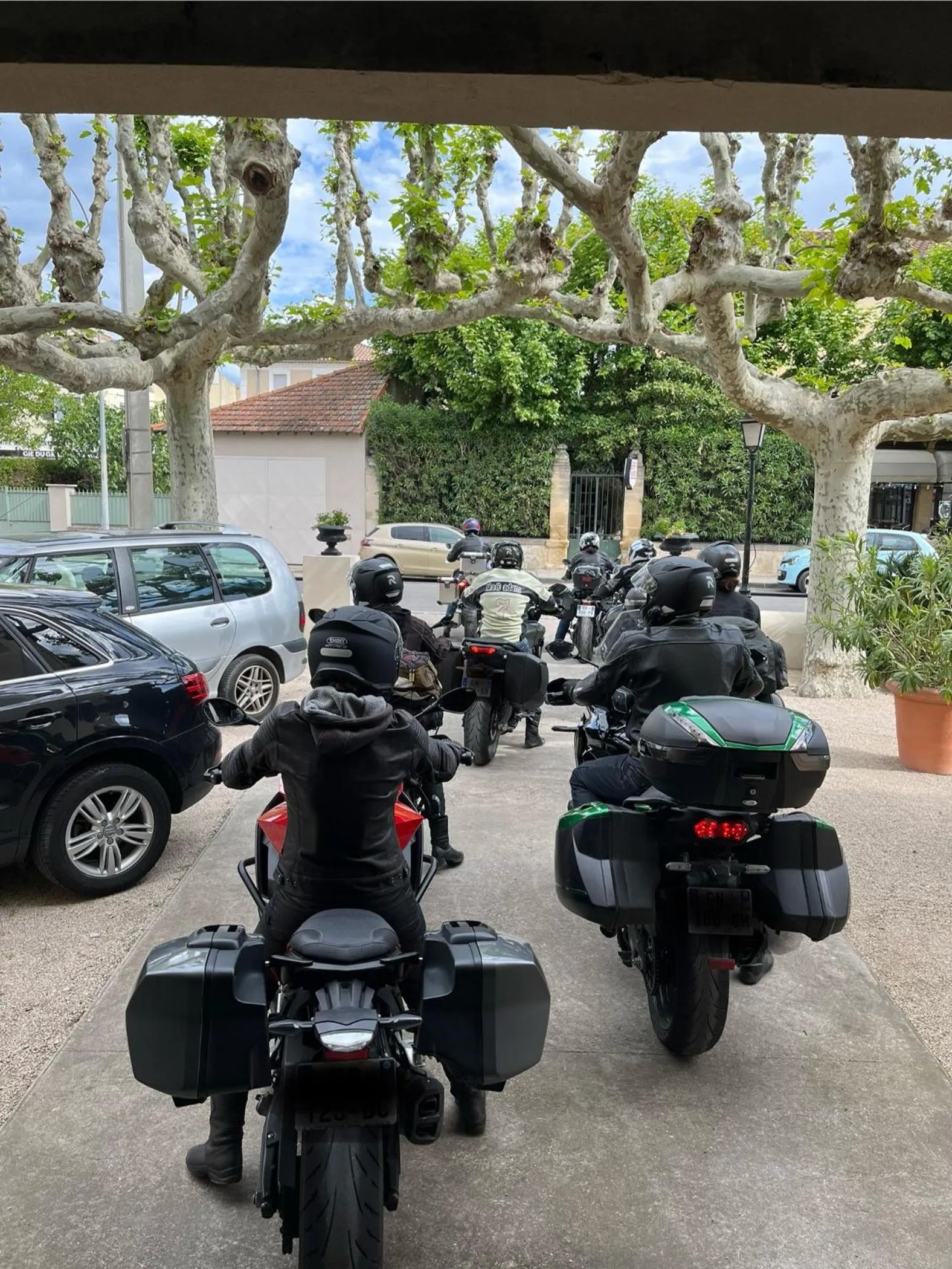 Property building in Cit'Hotel Le Louvre Orange