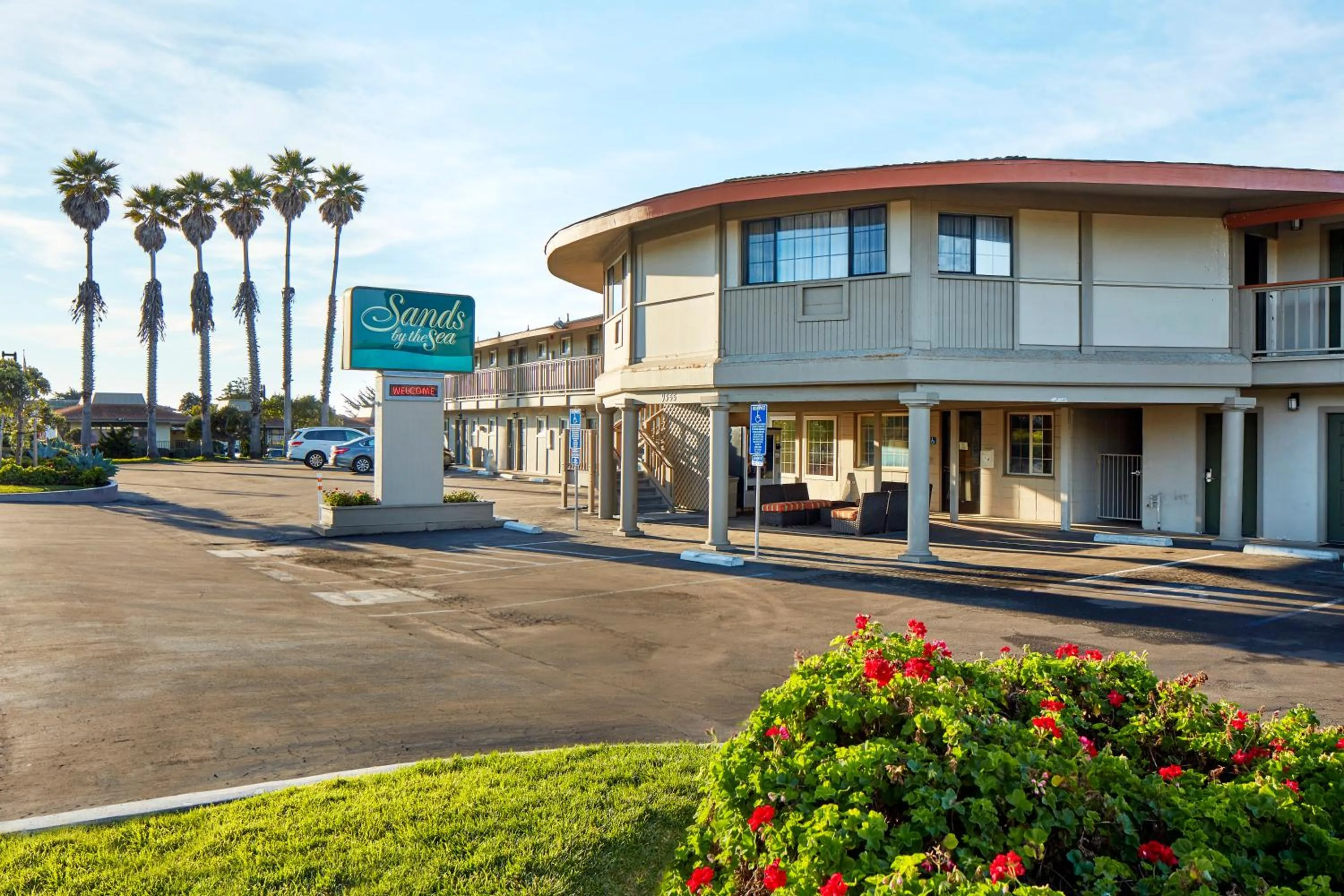 Facade/entrance in Sands by the Sea Motel