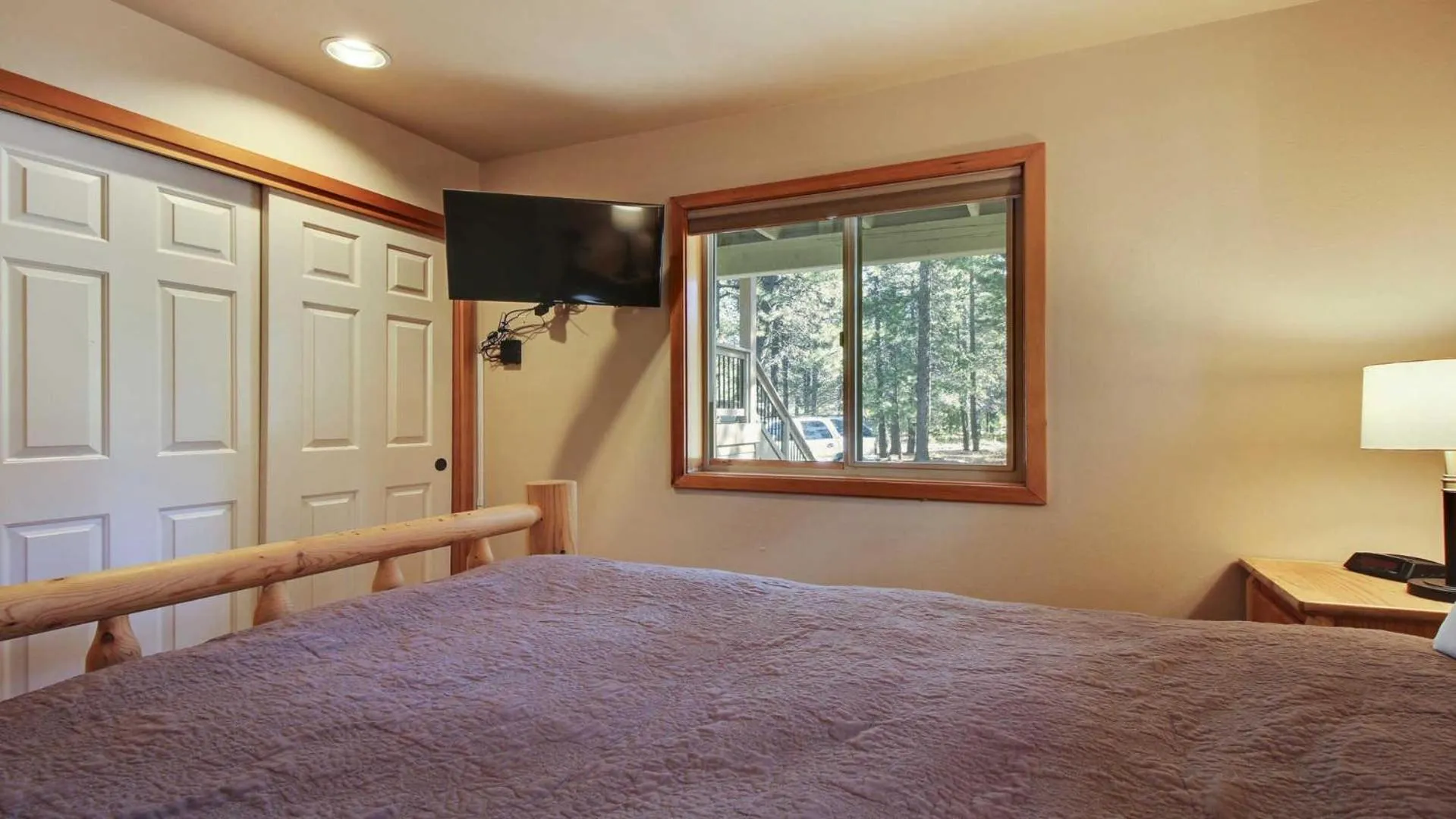 Bed in East Butte 20