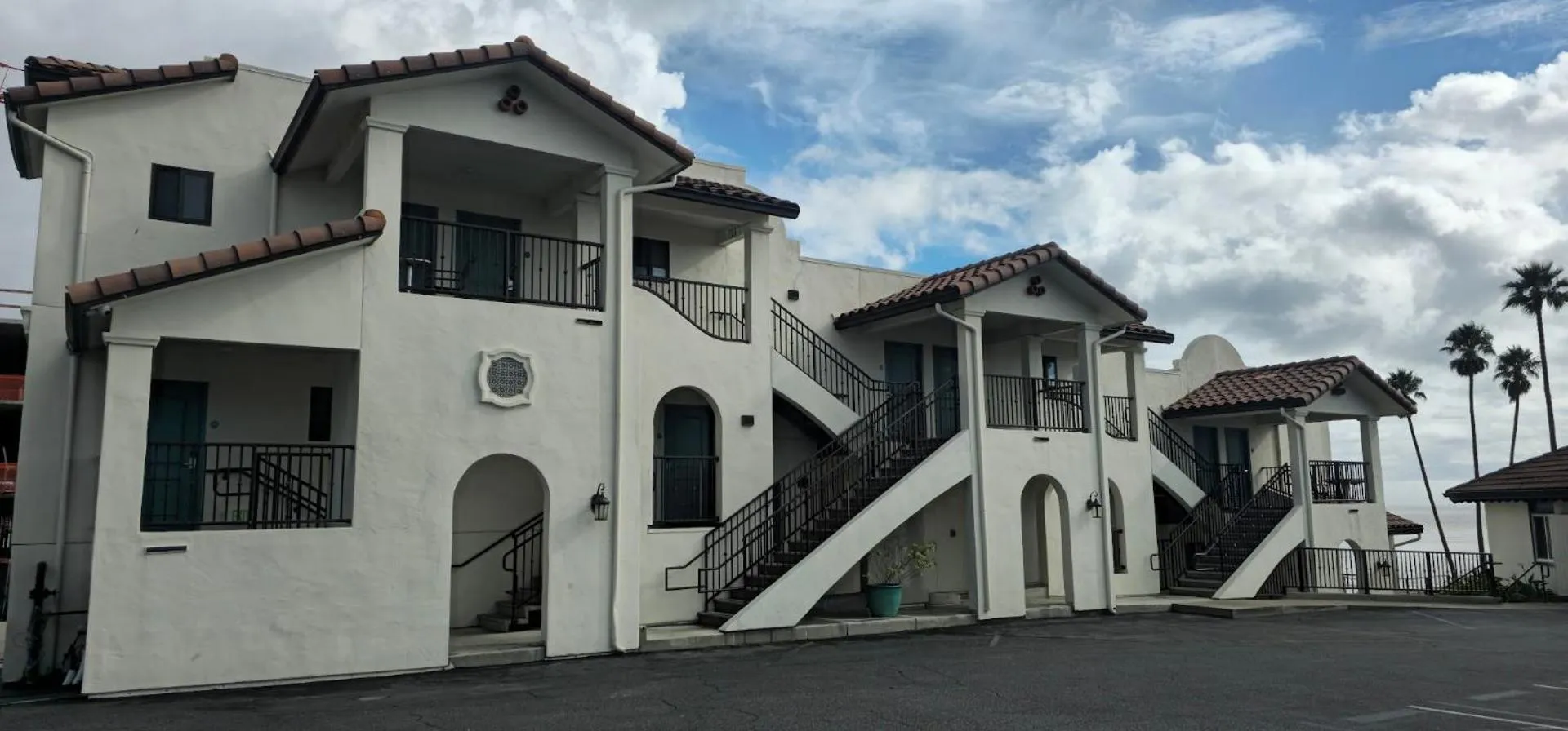 Property building in Casablanca Inn on The Beach
