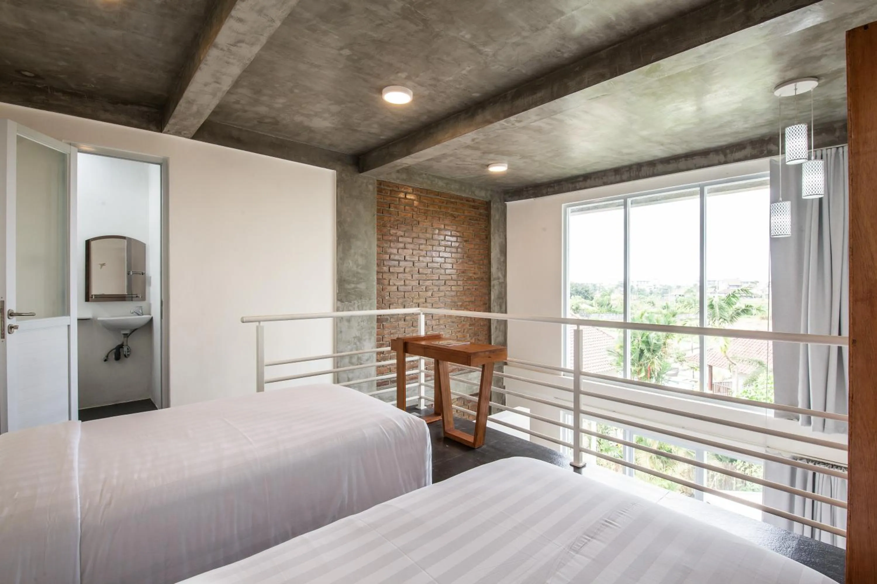 Toilet, Bed in Ohana Pererenan