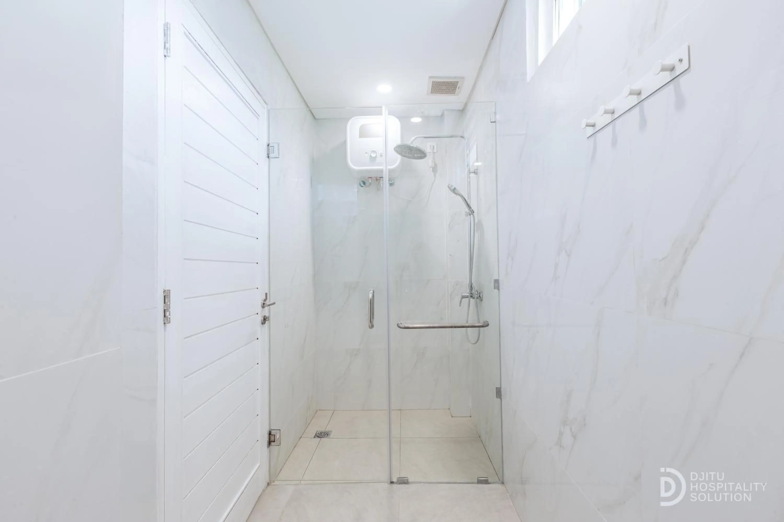 Shower in Ohana Pererenan