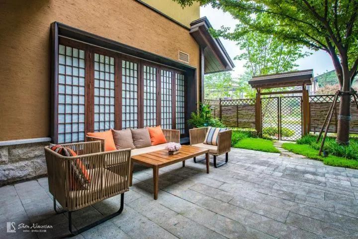 Blossom Hill Yuejingzhuang Hotel