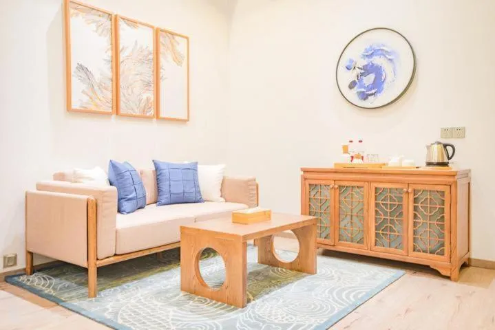 Blossom Hill Yuejingzhuang Hotel