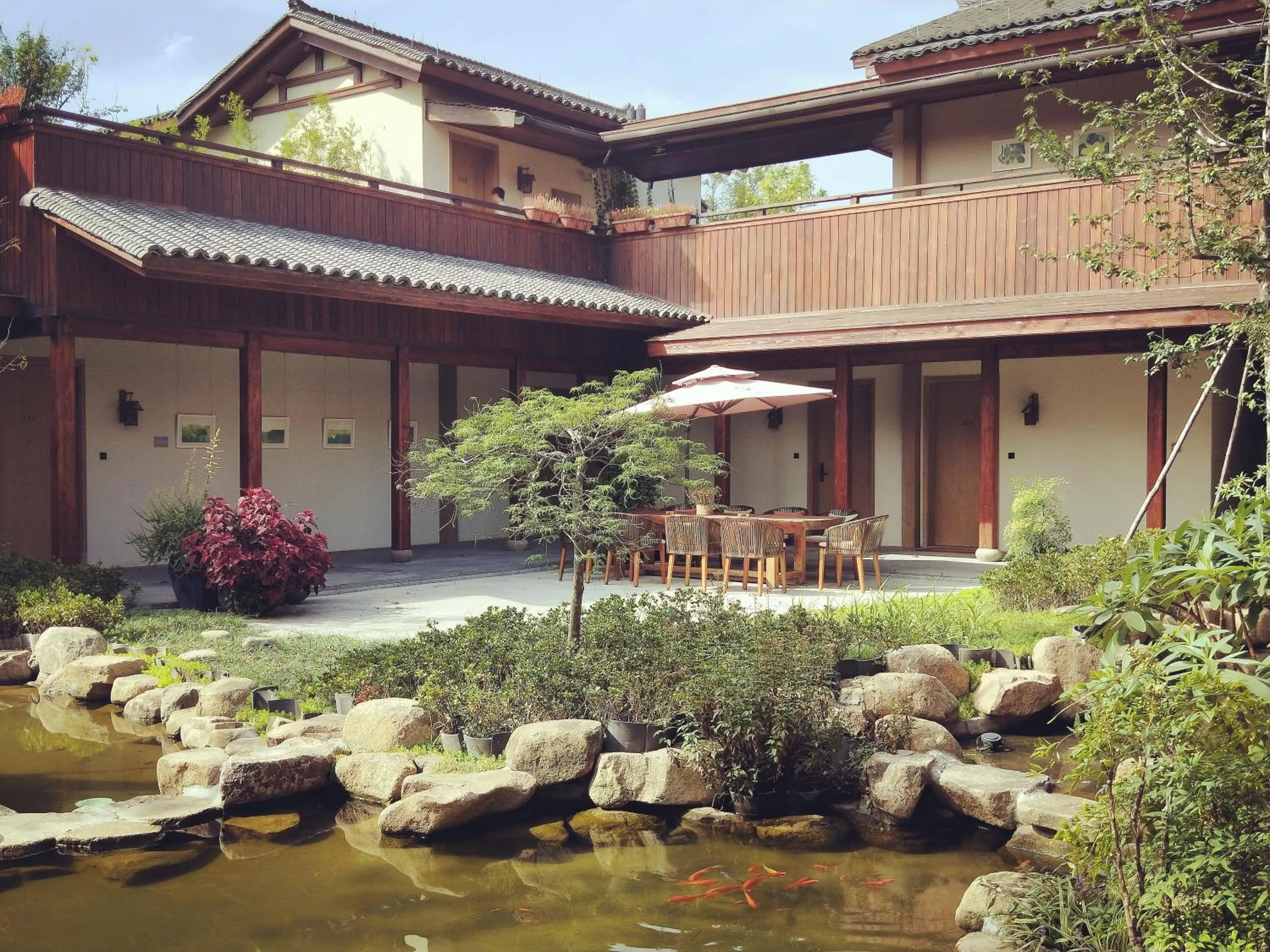 Blossom Hill Yuejingzhuang Hotel