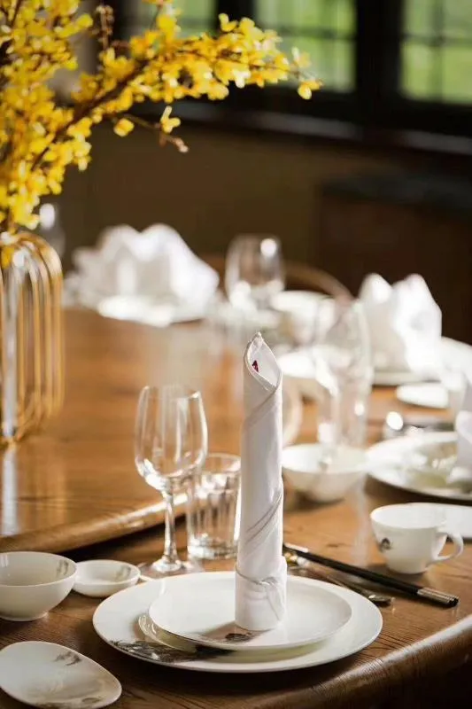 Blossom Hill Yuejingzhuang Hotel