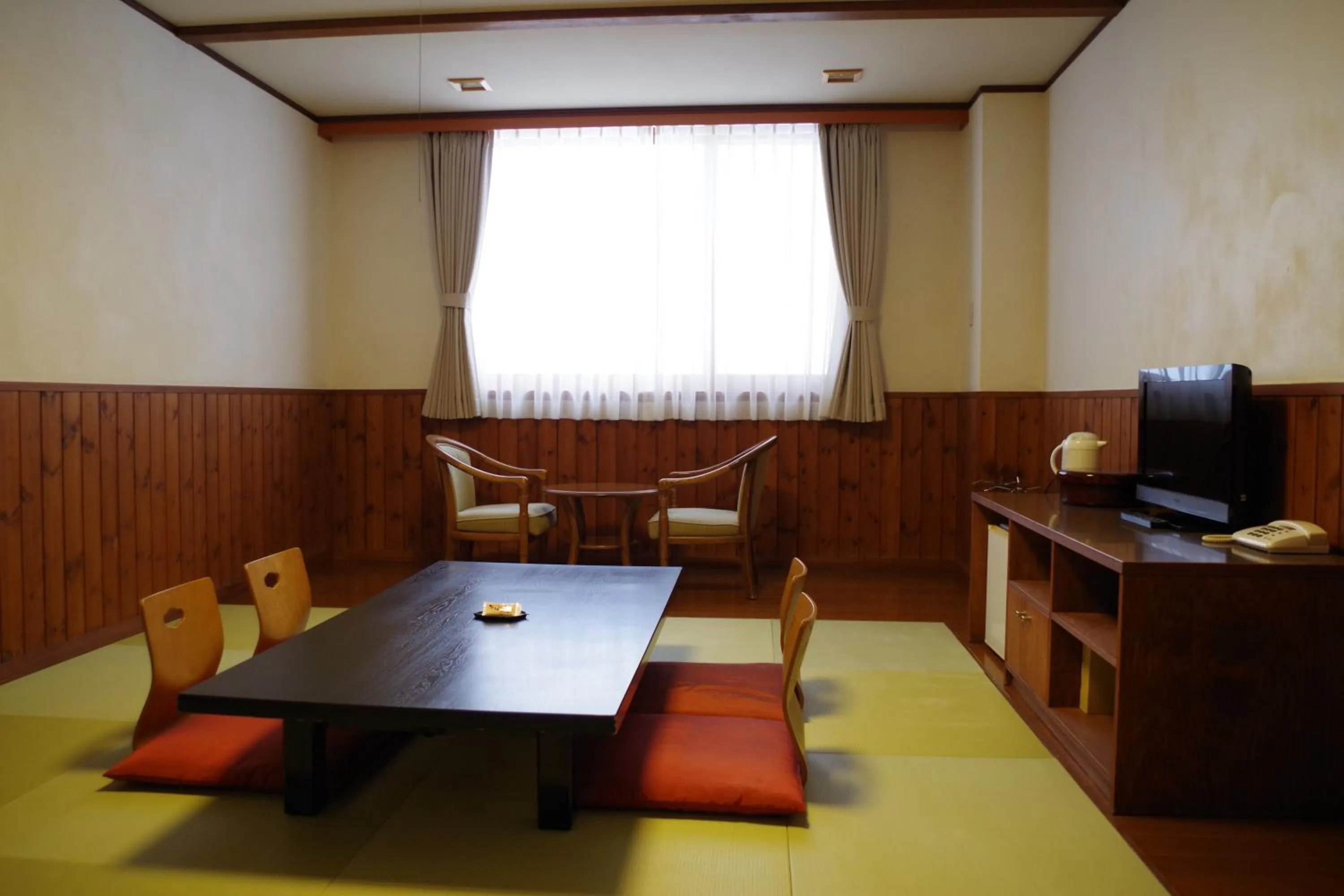 Photo of the whole room in Tomuraushionsen Higashi Taisetsuso