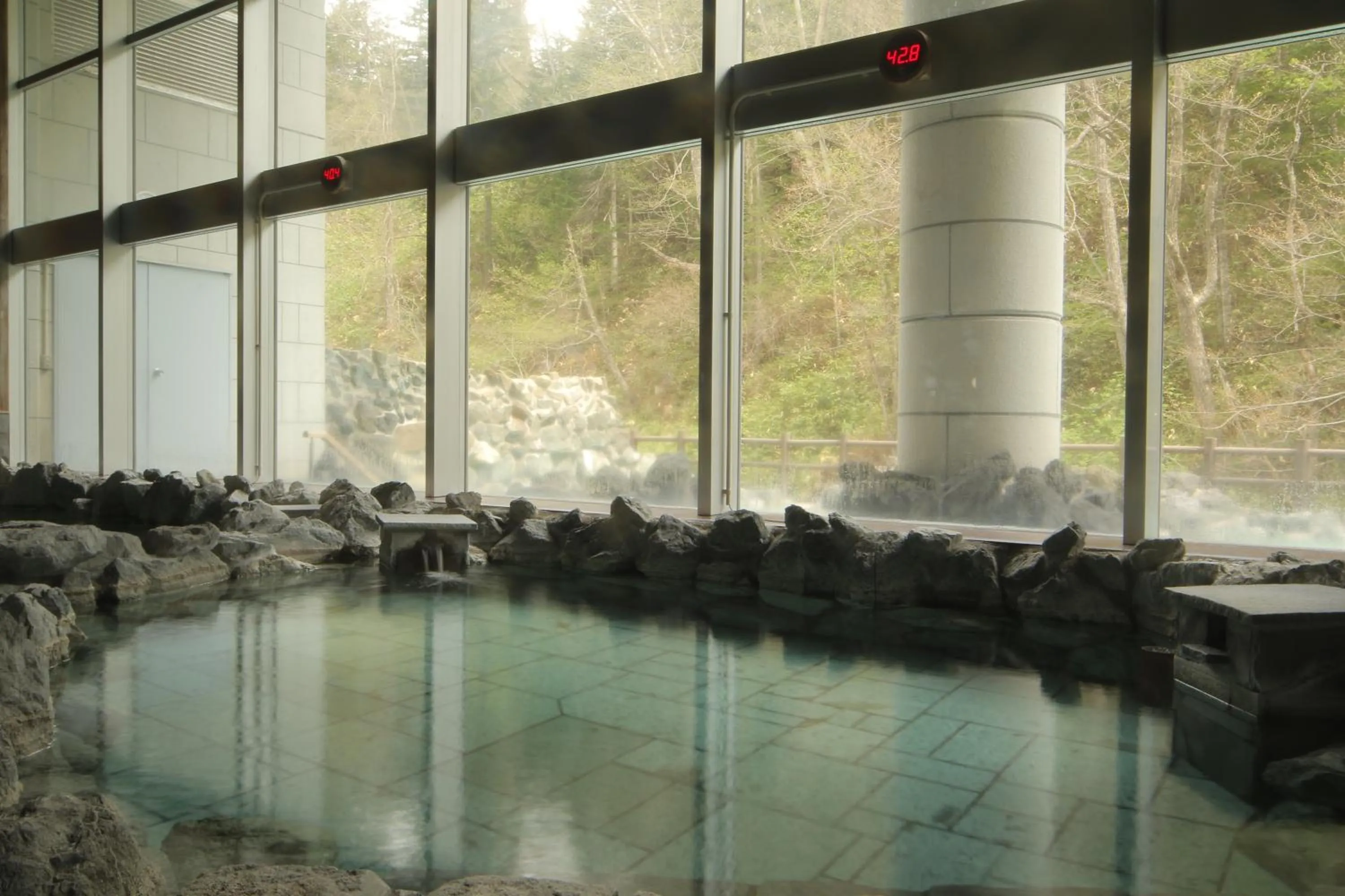 Hot Spring Bath in Tomuraushionsen Higashi Taisetsuso
