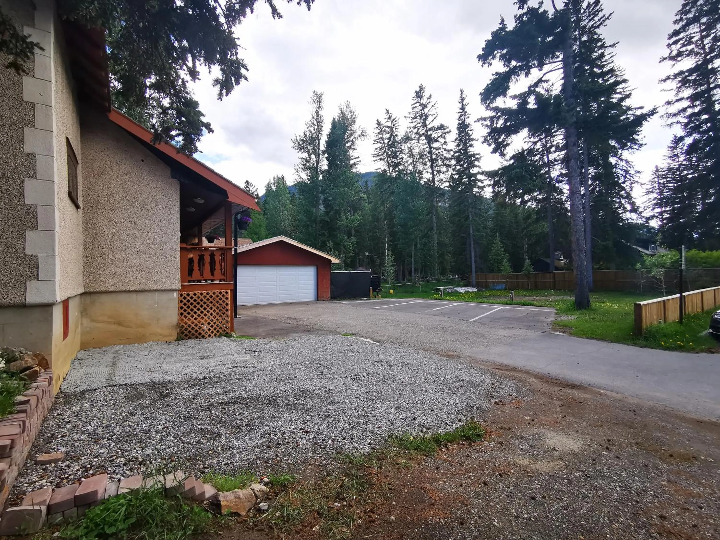 Riverfront Estate Bed&Breakfast Banff