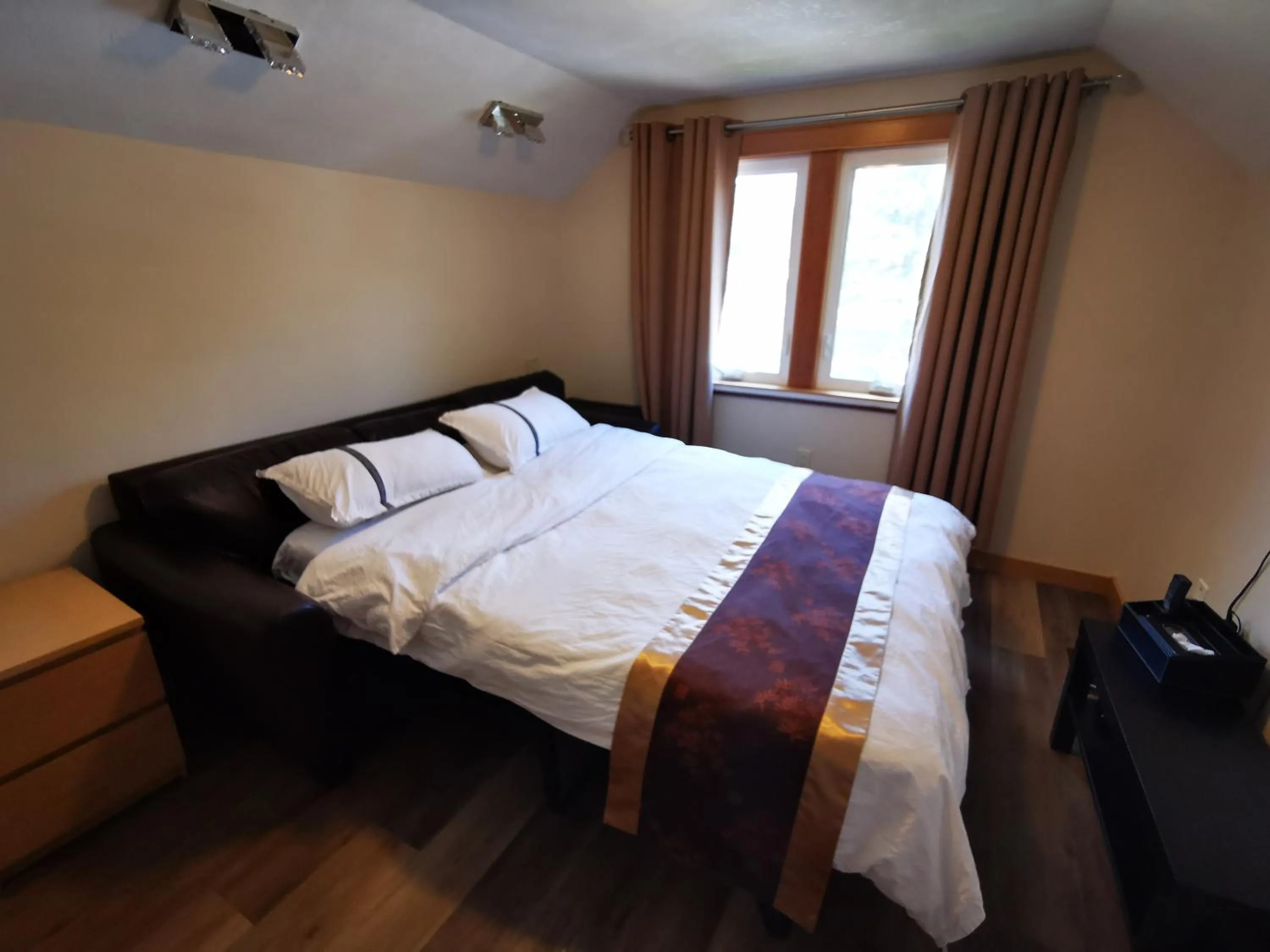 Bed in Riverfront Estate Bed&Breakfast Banff