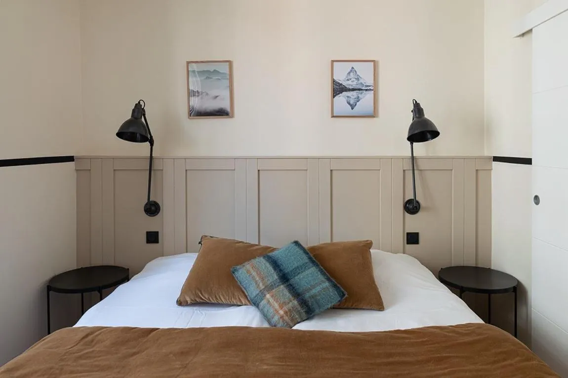 Bed in Hôtel du Nord