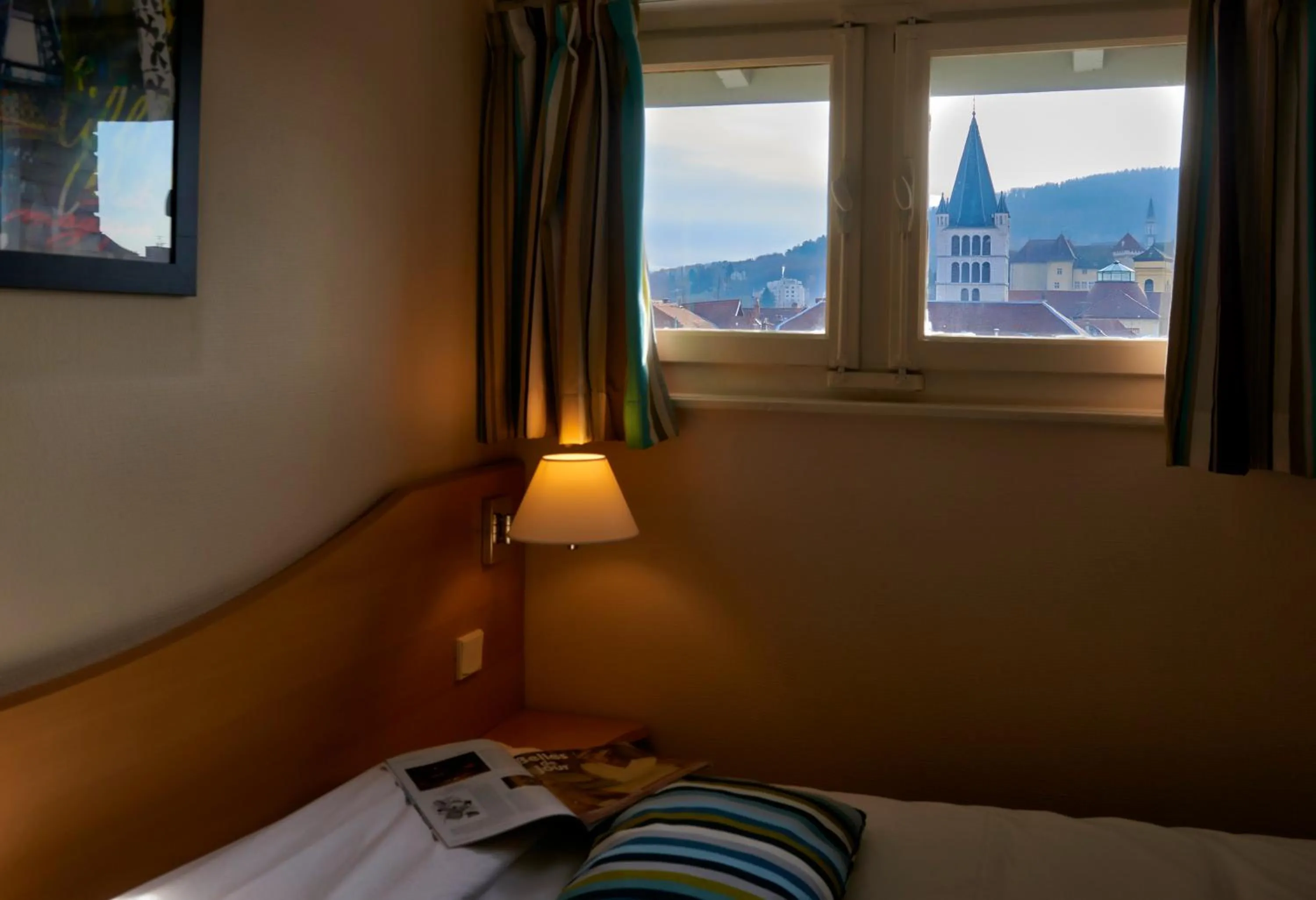 City view, Bed in Hôtel du Nord