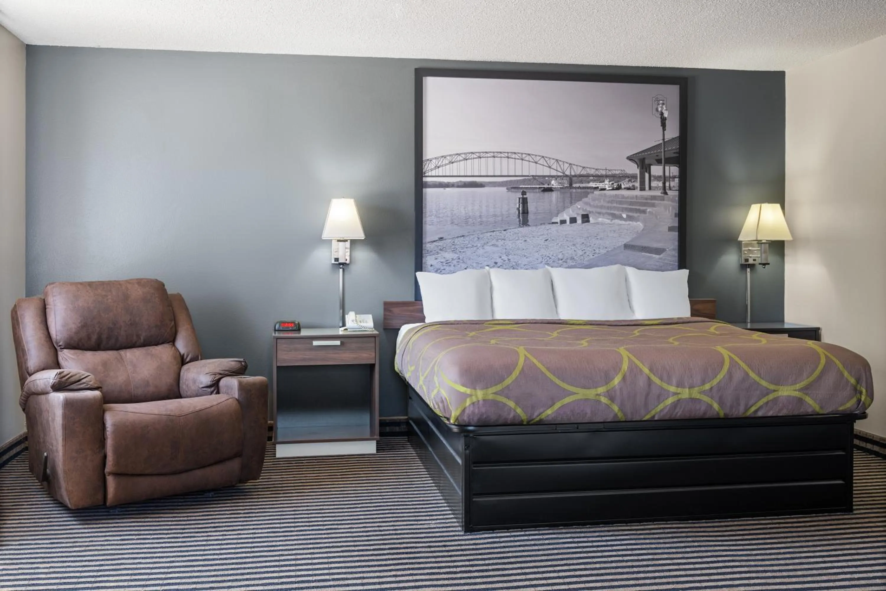 Bed in Super 8 by Wyndham Humboldt