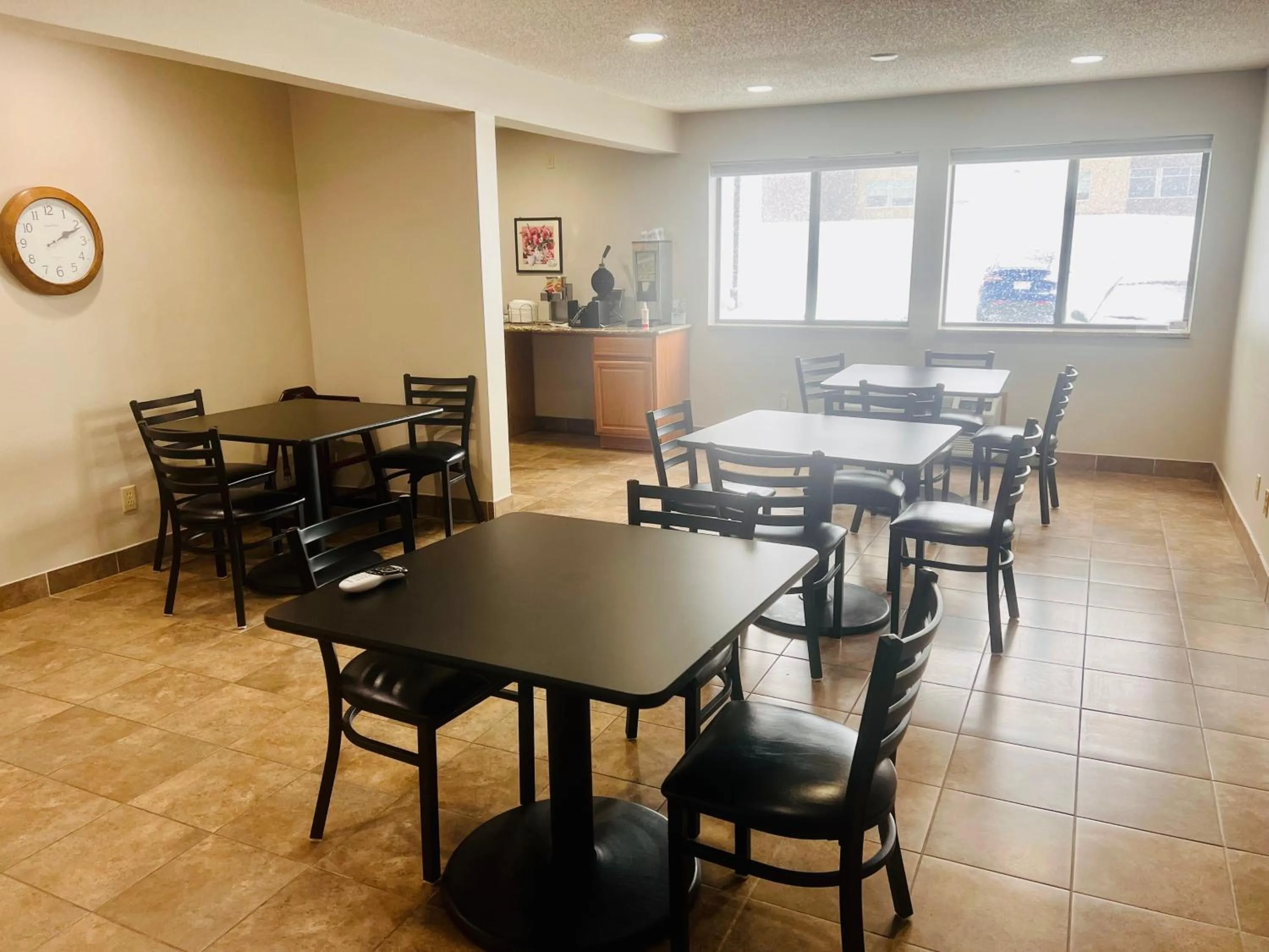 Super 8 by Wyndham Humboldt