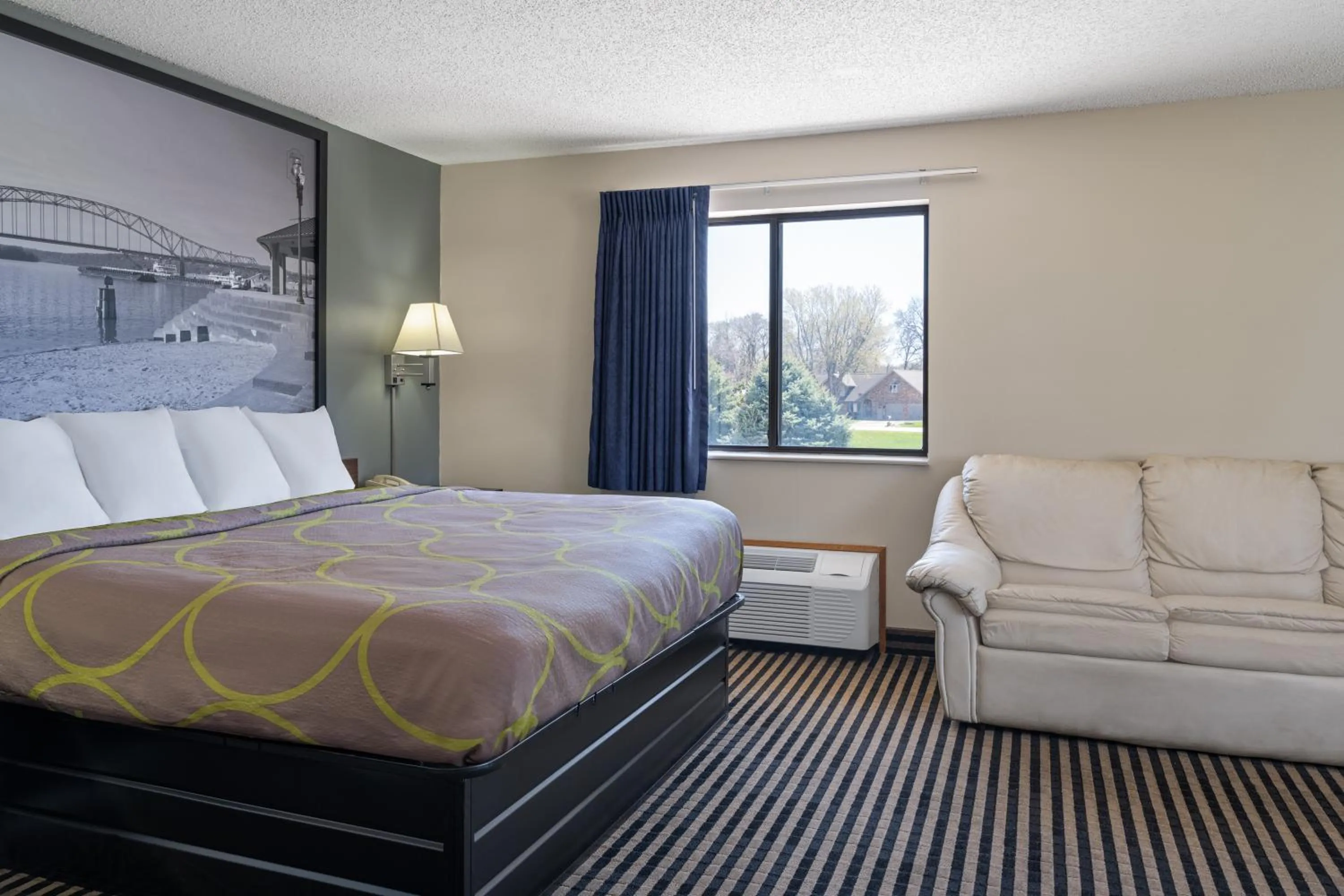 Bed in Super 8 by Wyndham Humboldt