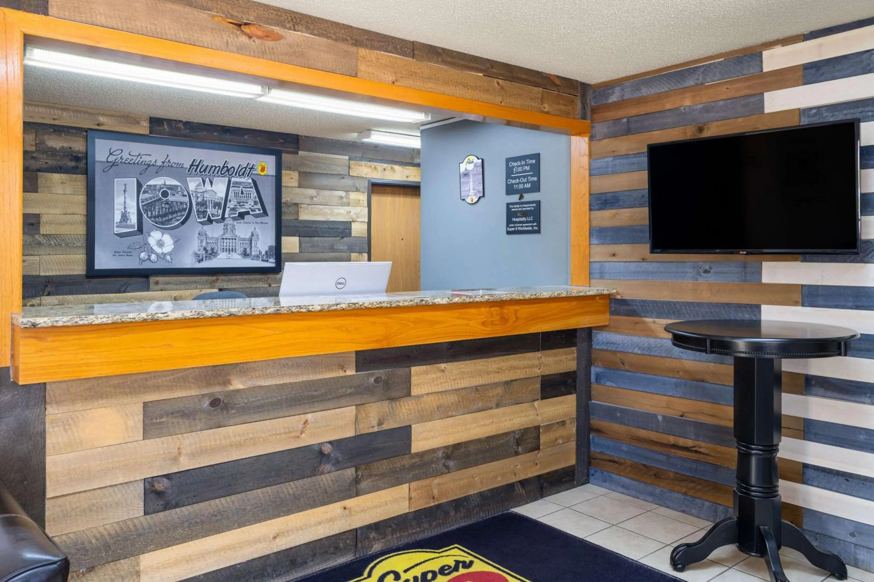 Lobby or reception in Super 8 by Wyndham Humboldt