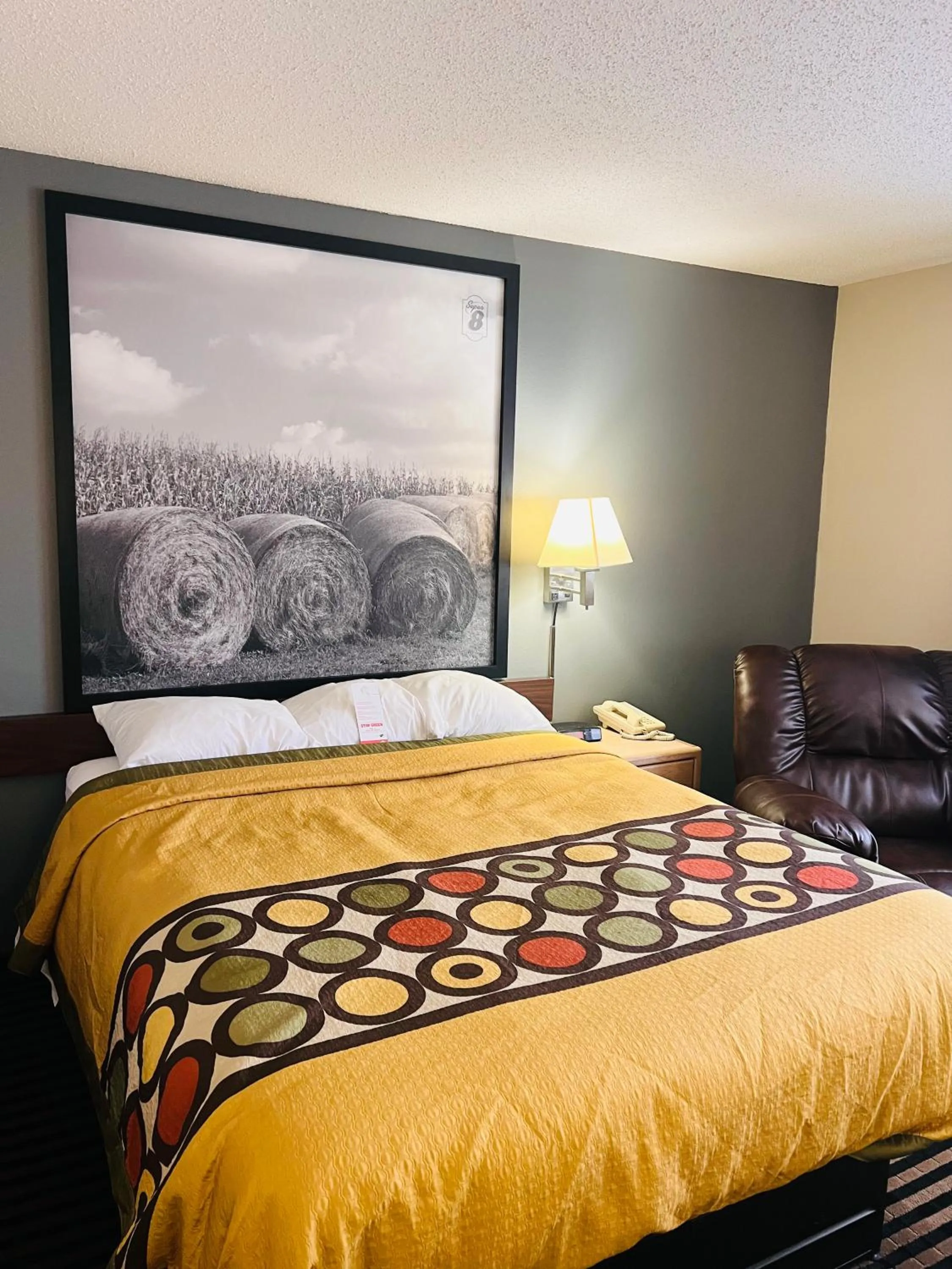 Bed in Super 8 by Wyndham Humboldt