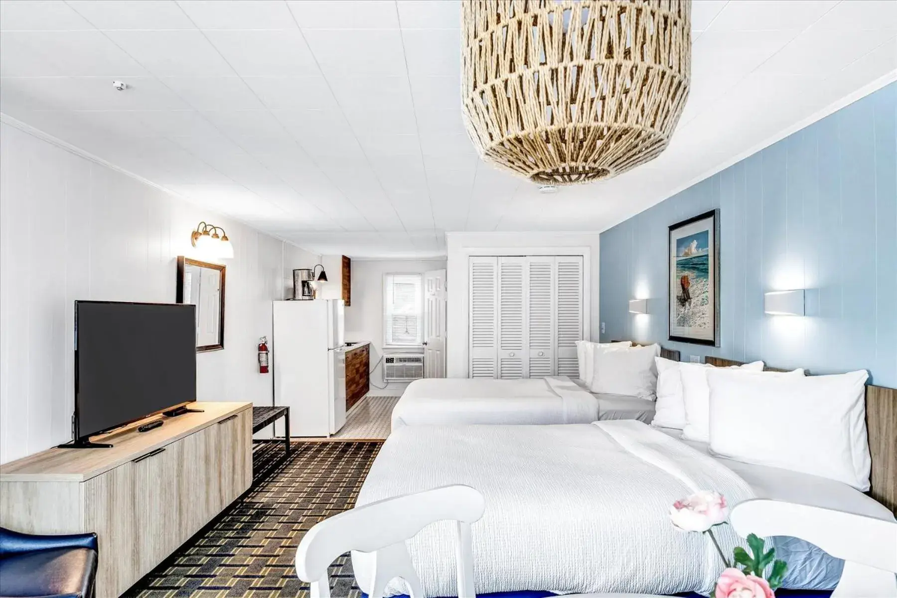 Double Room with Two Double Beds and Kitchenette in Ocean Breeze Motel Double Room with Two Double Beds and Kitchenette in Ocean Breeze Motel