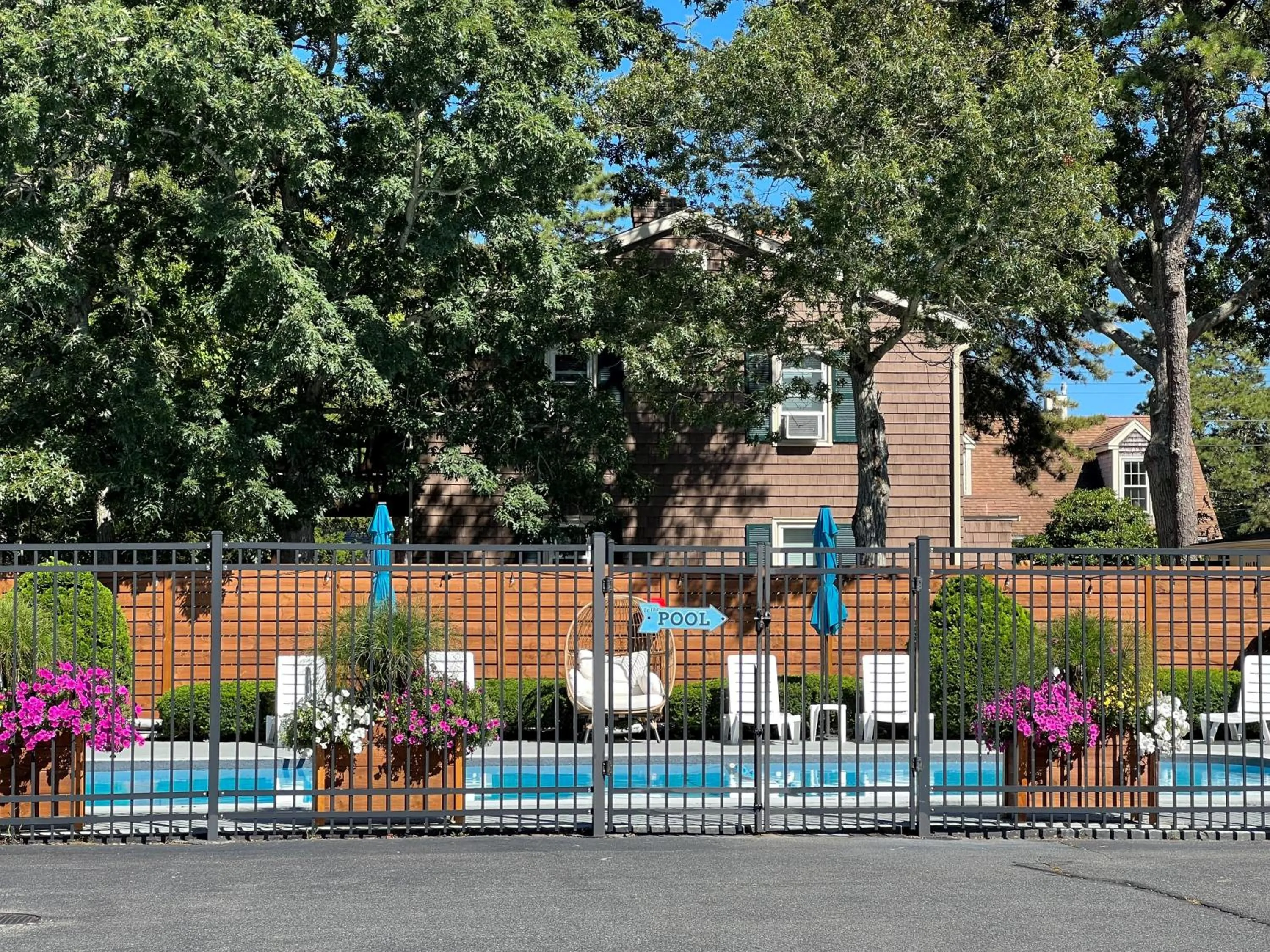 Swimming pool in Ocean Breeze Motel