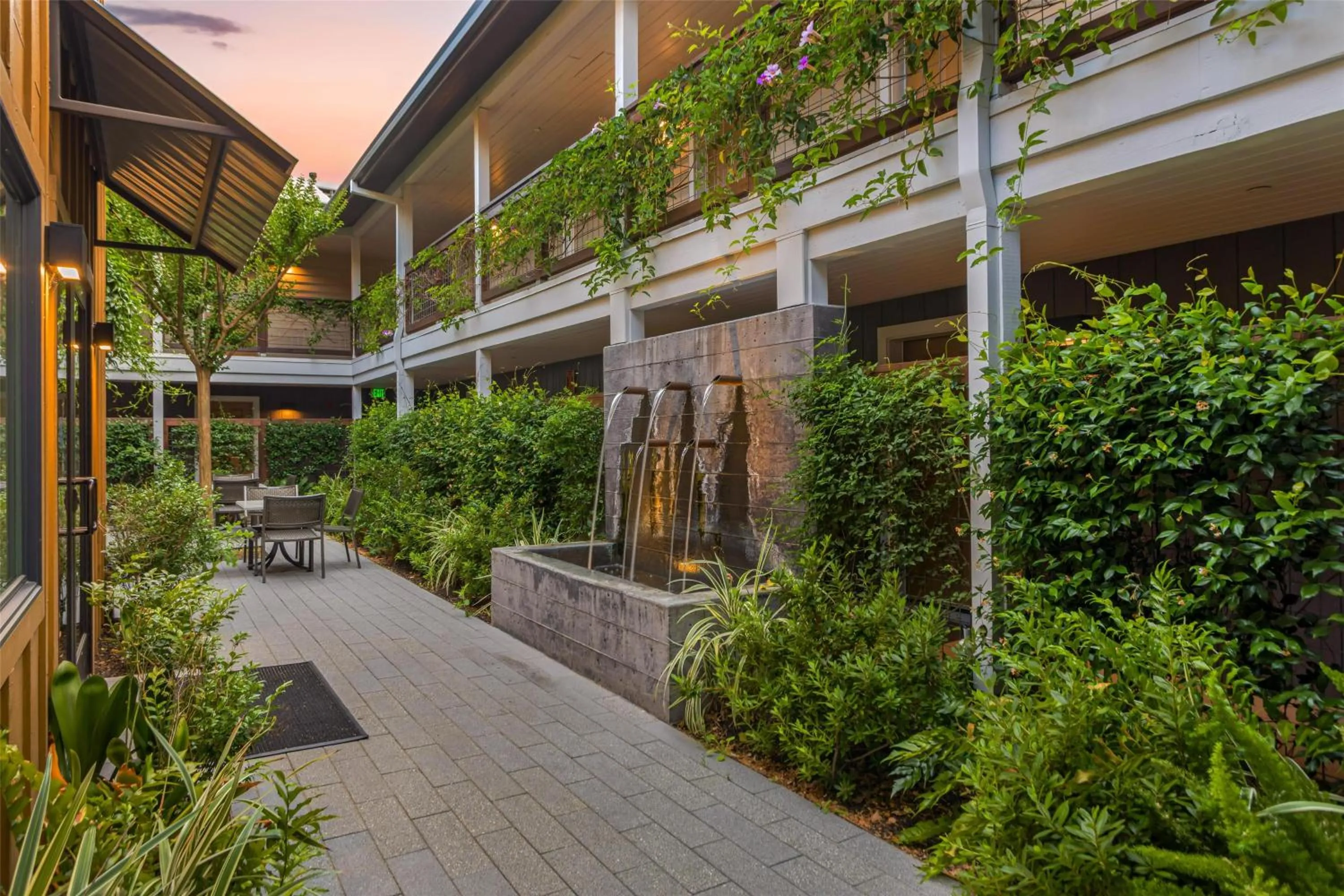 Property building in Best Western Plus Stevenson Manor