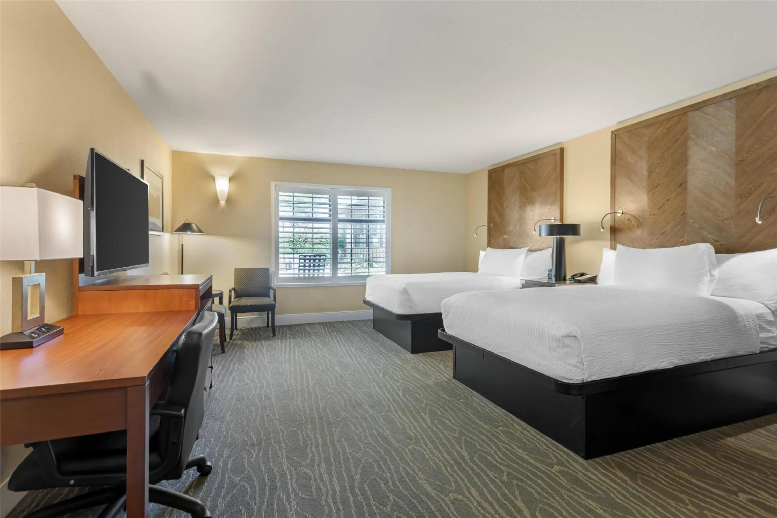 Bedroom, Bed in Best Western Plus Stevenson Manor