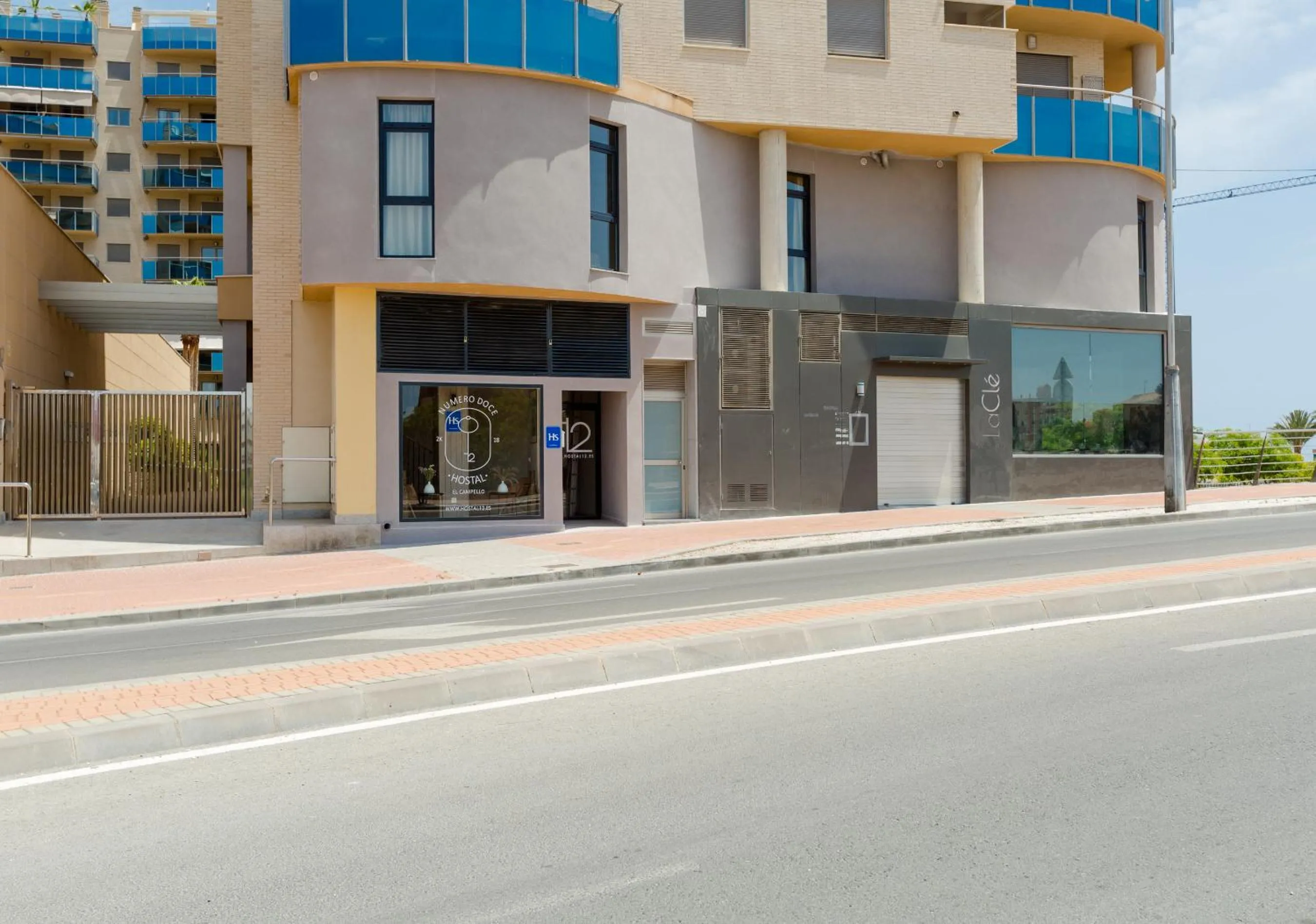 Property building in Hostal12